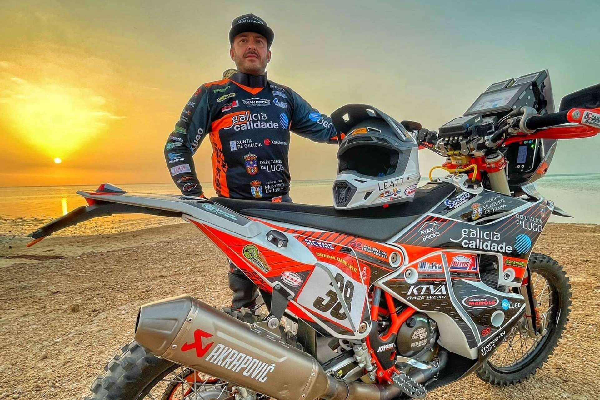 ADHESIVOSEMBARRADOS ofrece en su catálogo adhesivos personalizados motocross