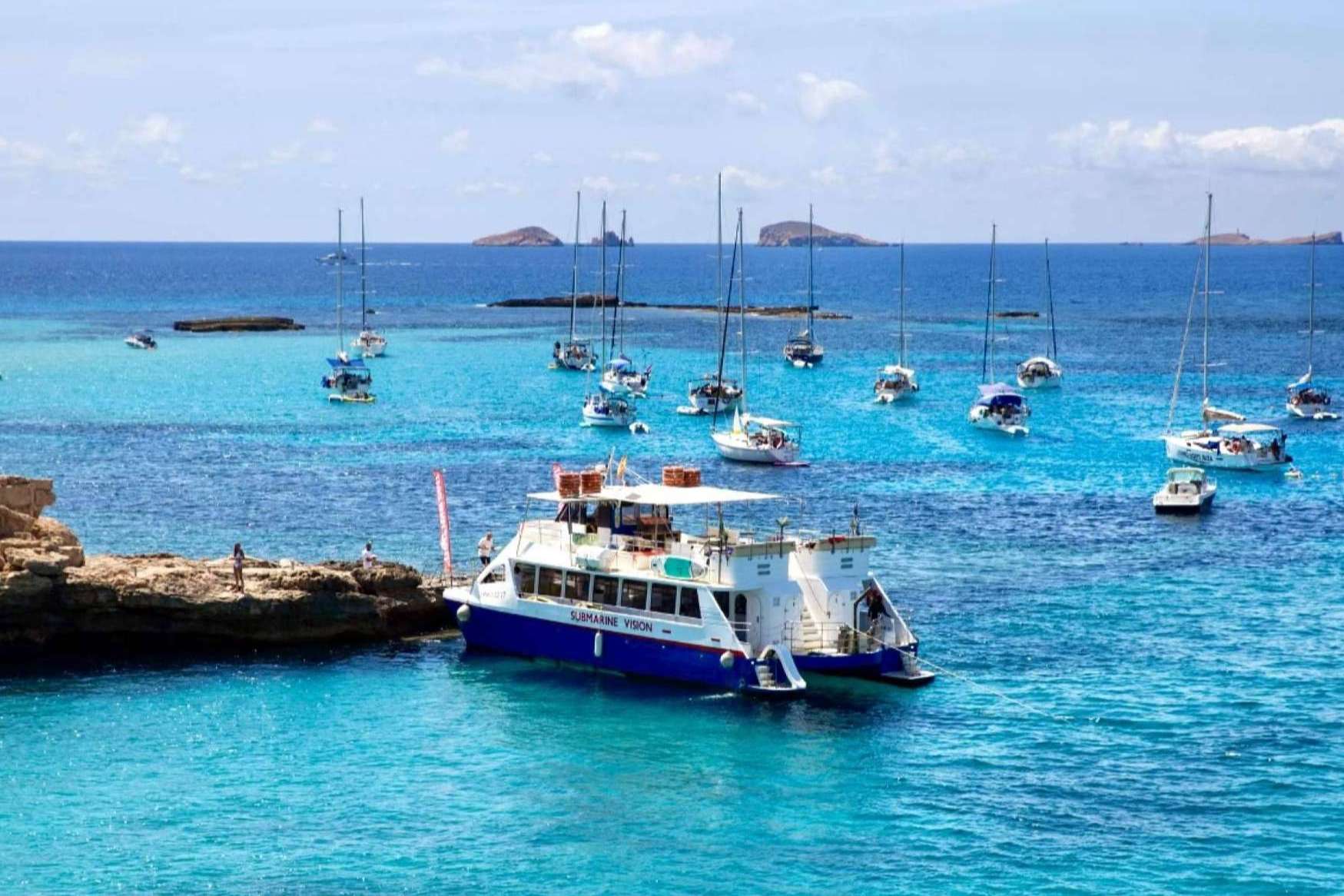 Disfrutar de paseos en barco por Ibiza gracias a Float Your Boat