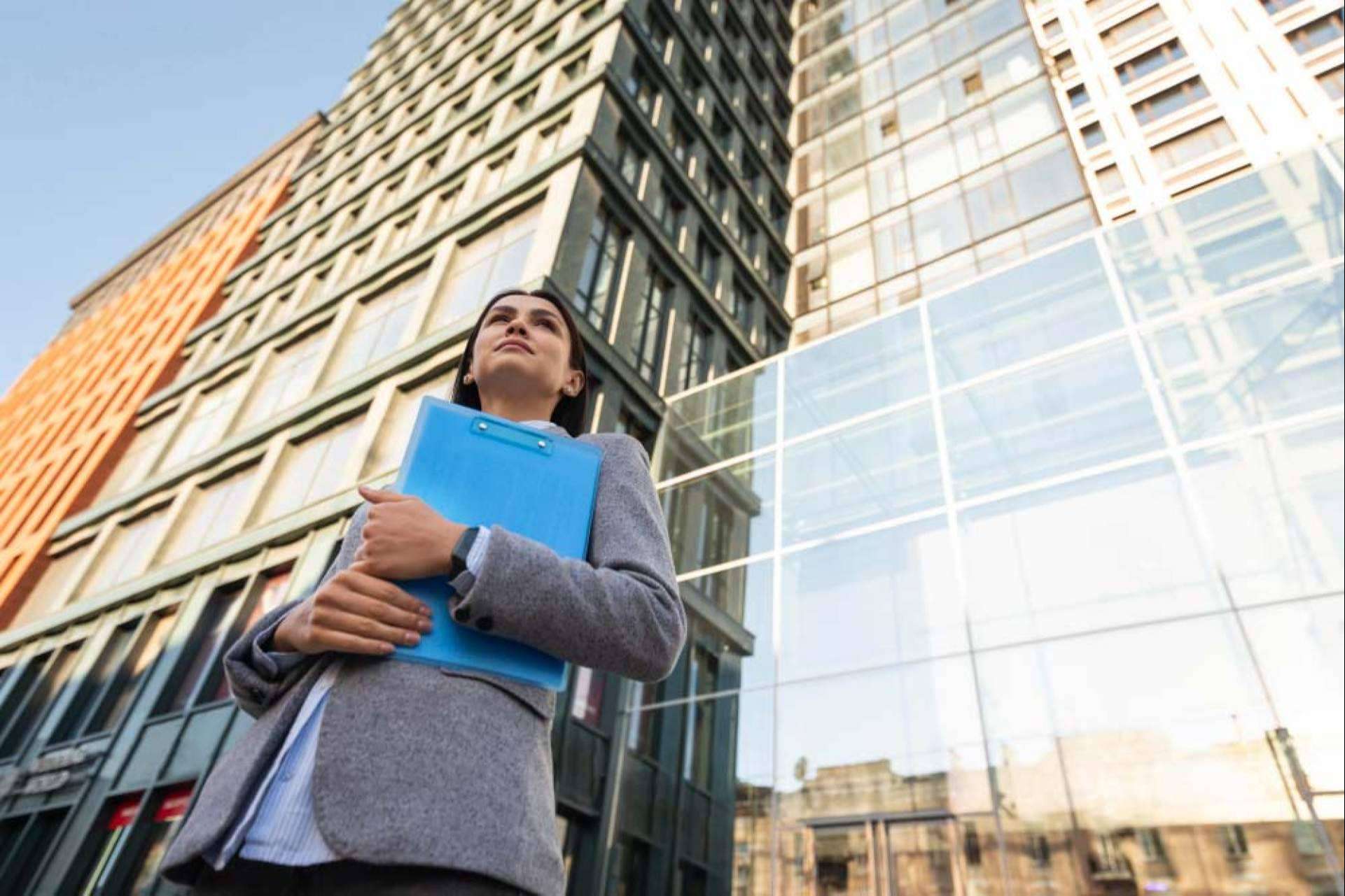 Proindiviso en herencia de un edificio, ¿qué hay que hacer y cómo se evitan los problemas?