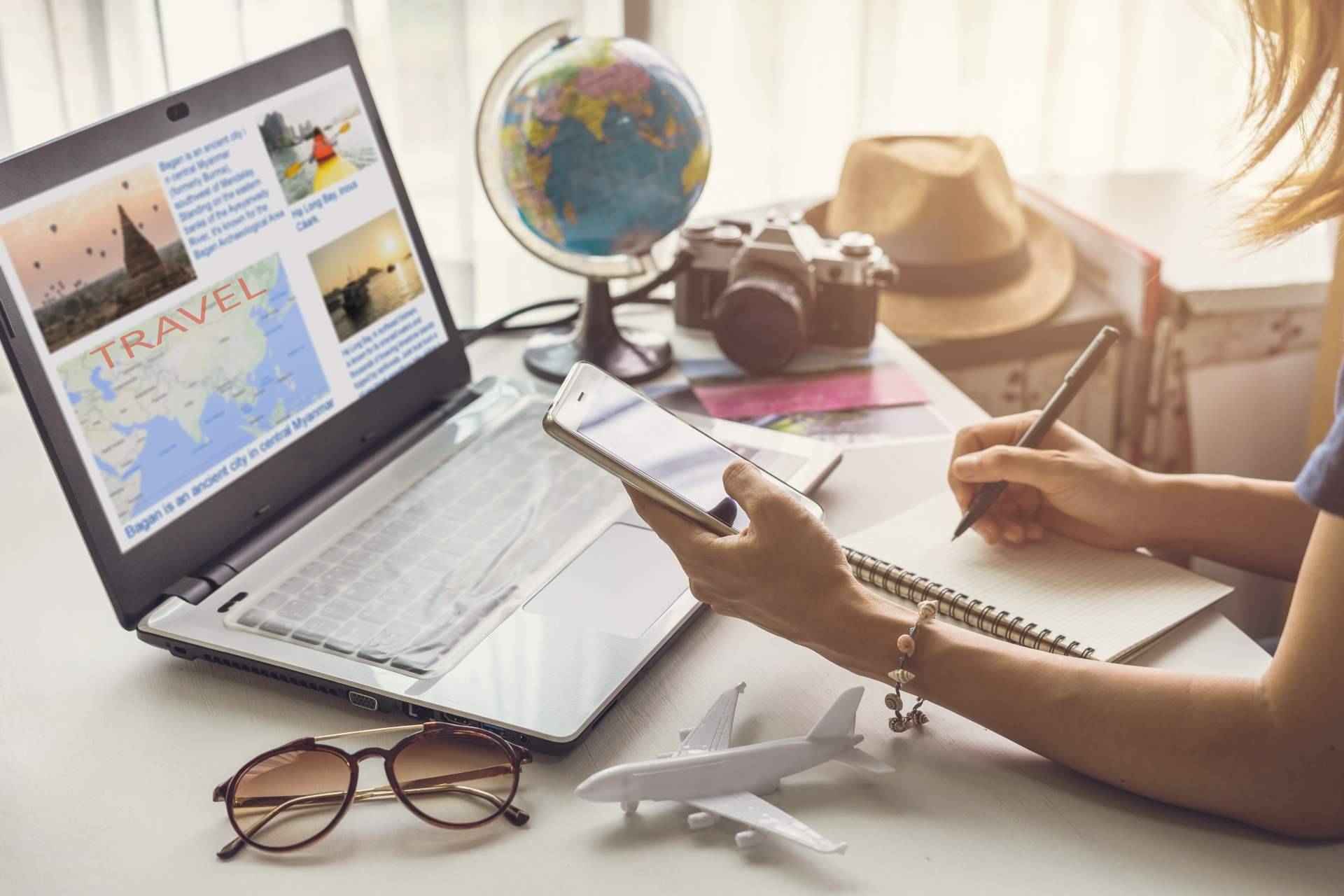Expertos en viajes recomiendan alternativas inteligentes para evitar trucos obsoletos