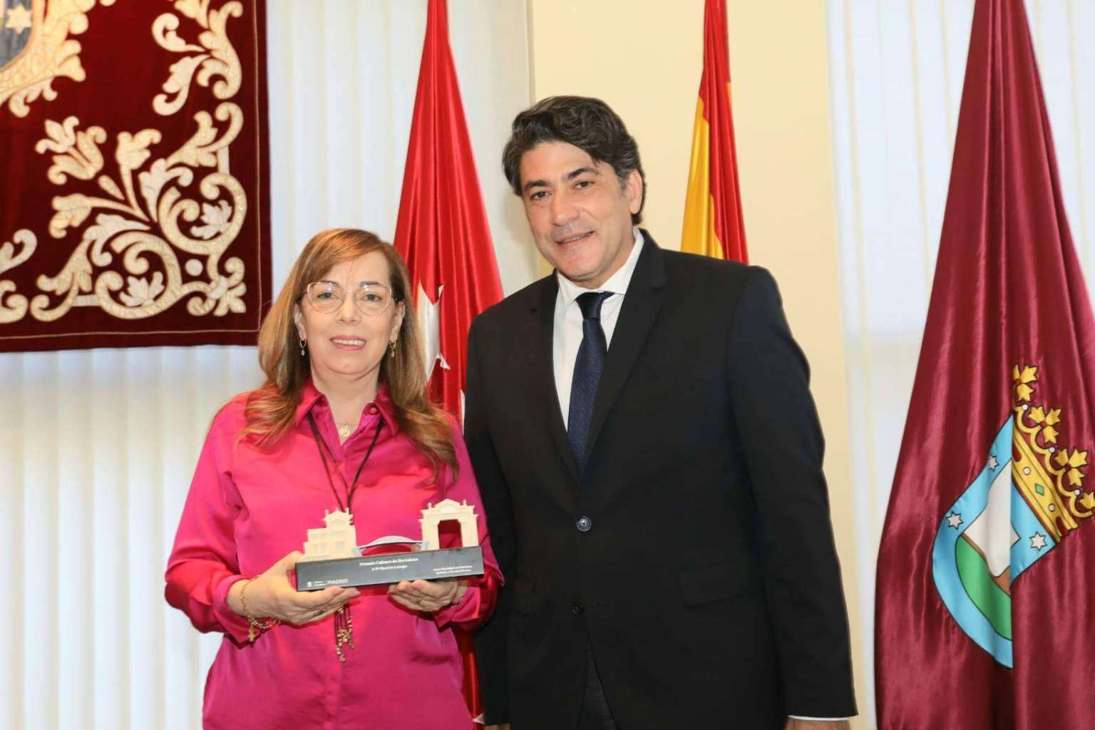 La aportación a la cultura de Beatriz Luengo, premiada en los Premios de Cultura Hortaleza