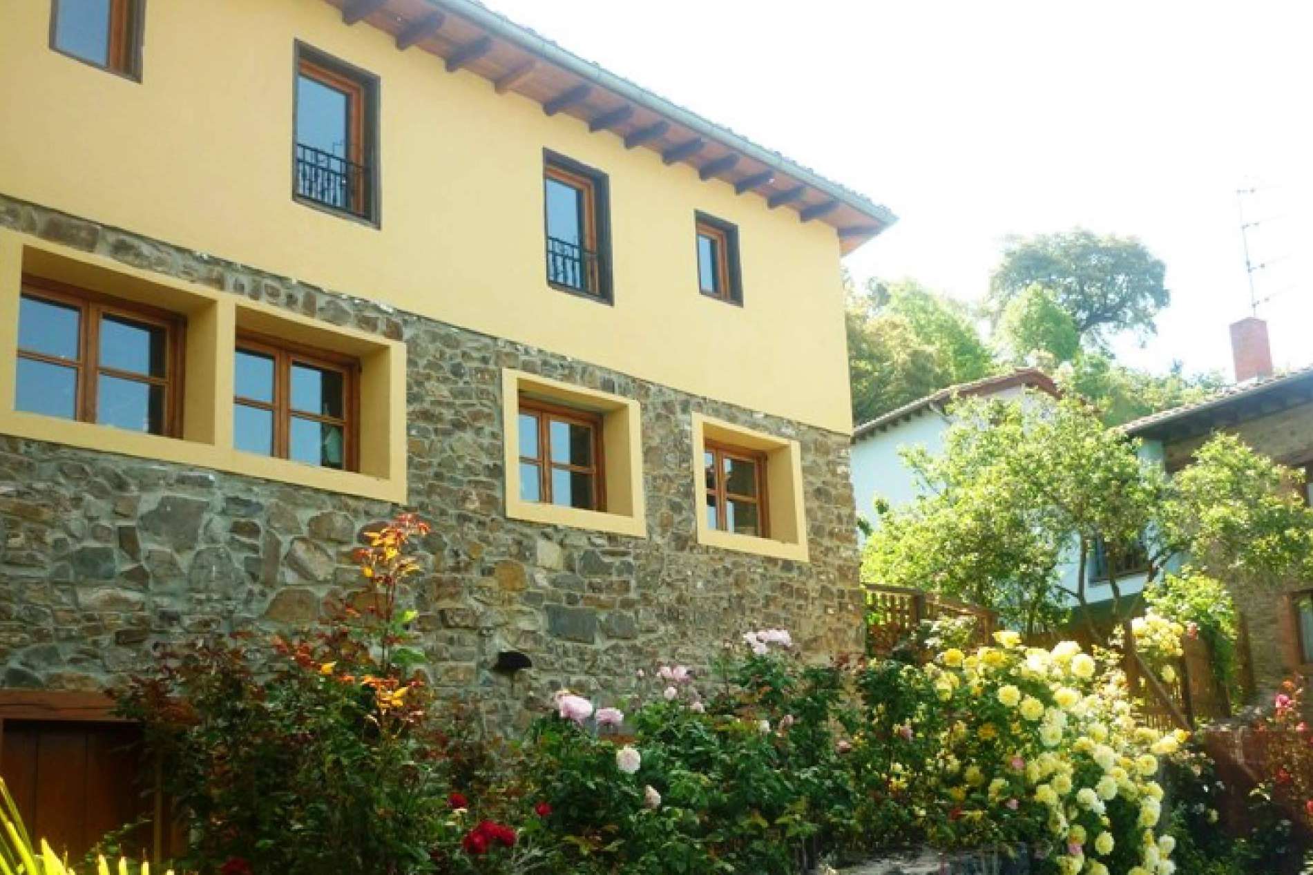 En el valle de Liébana La Perezosa ofrece un plan de vacaciones alternativas con yoga