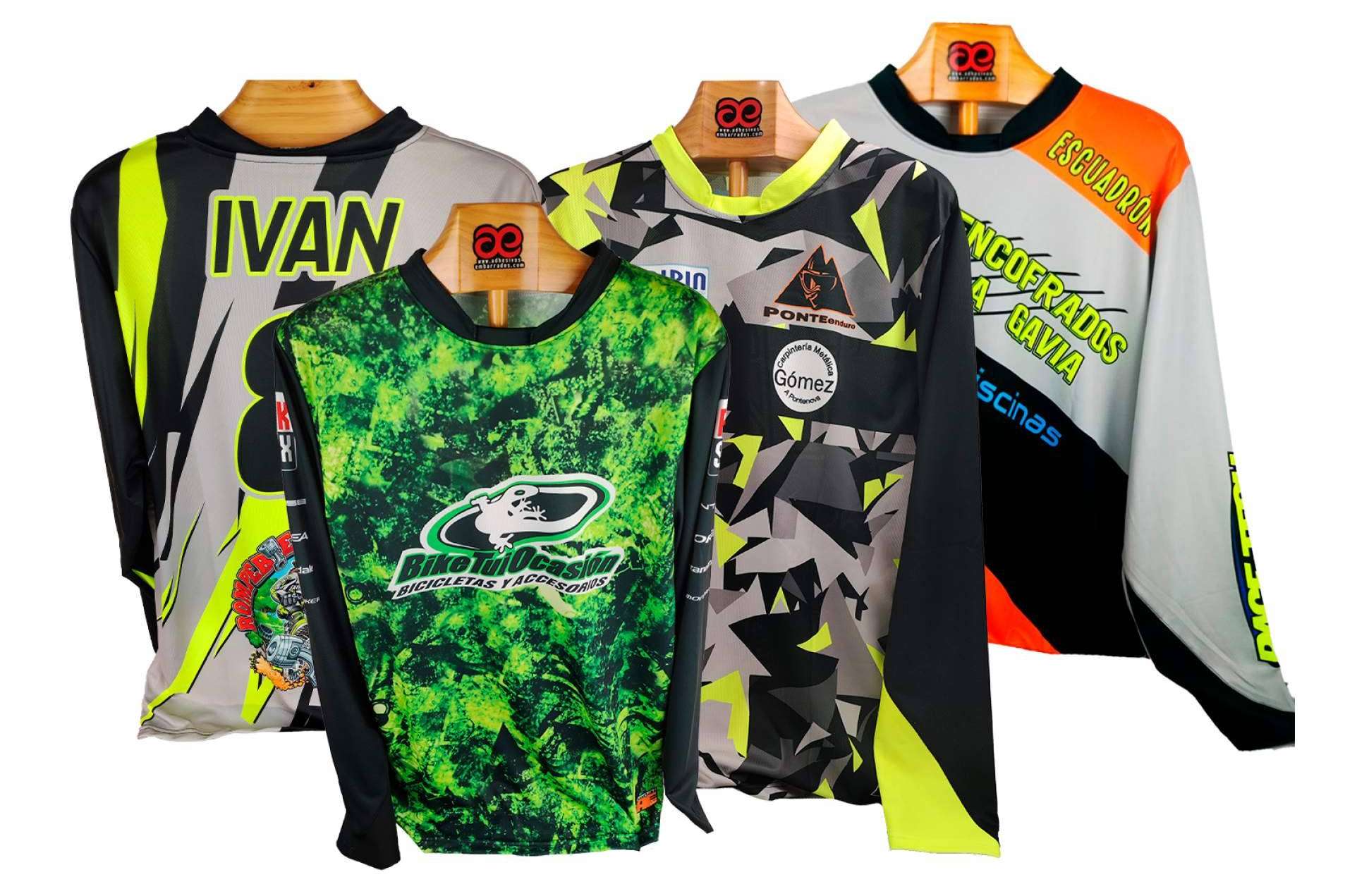 ADHESIVOSEMBARRADOS, ropa personalizable para motocross