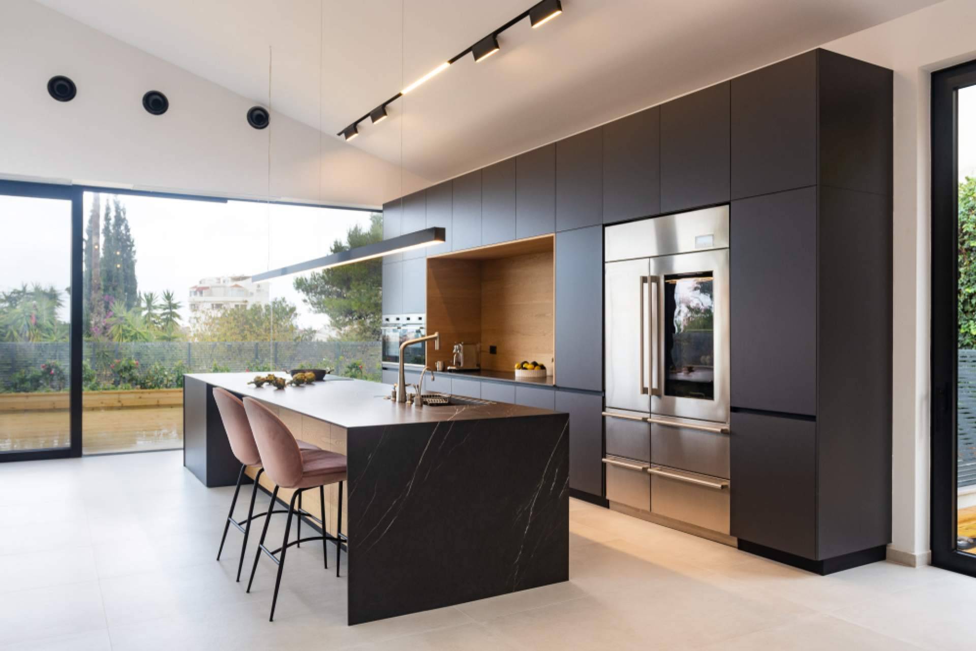 Dcasa Panamá destaca como fabricante de cocinas y closets a medida