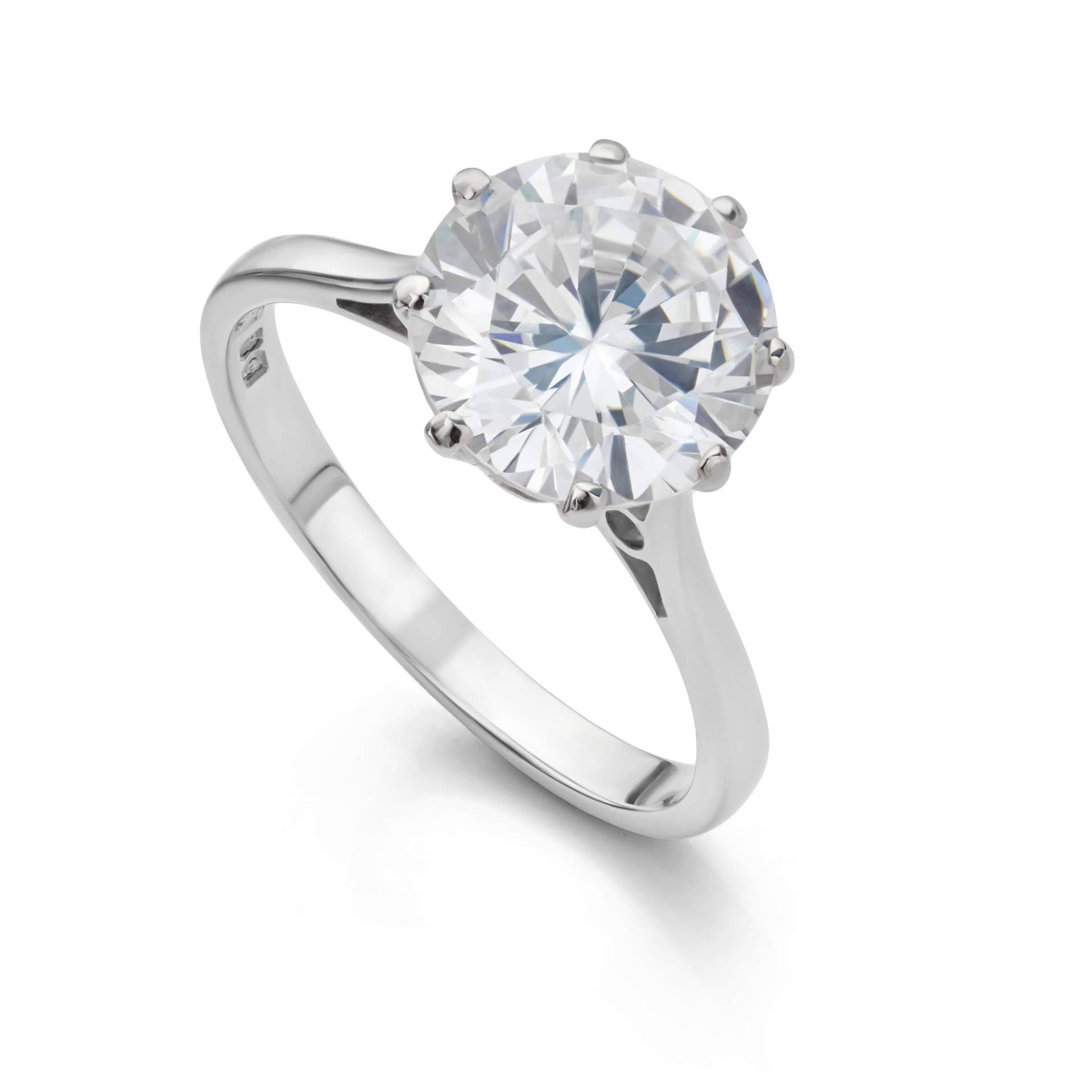 Encontrar el anillo de pedida perfecto en Jorge Juan Joyeros