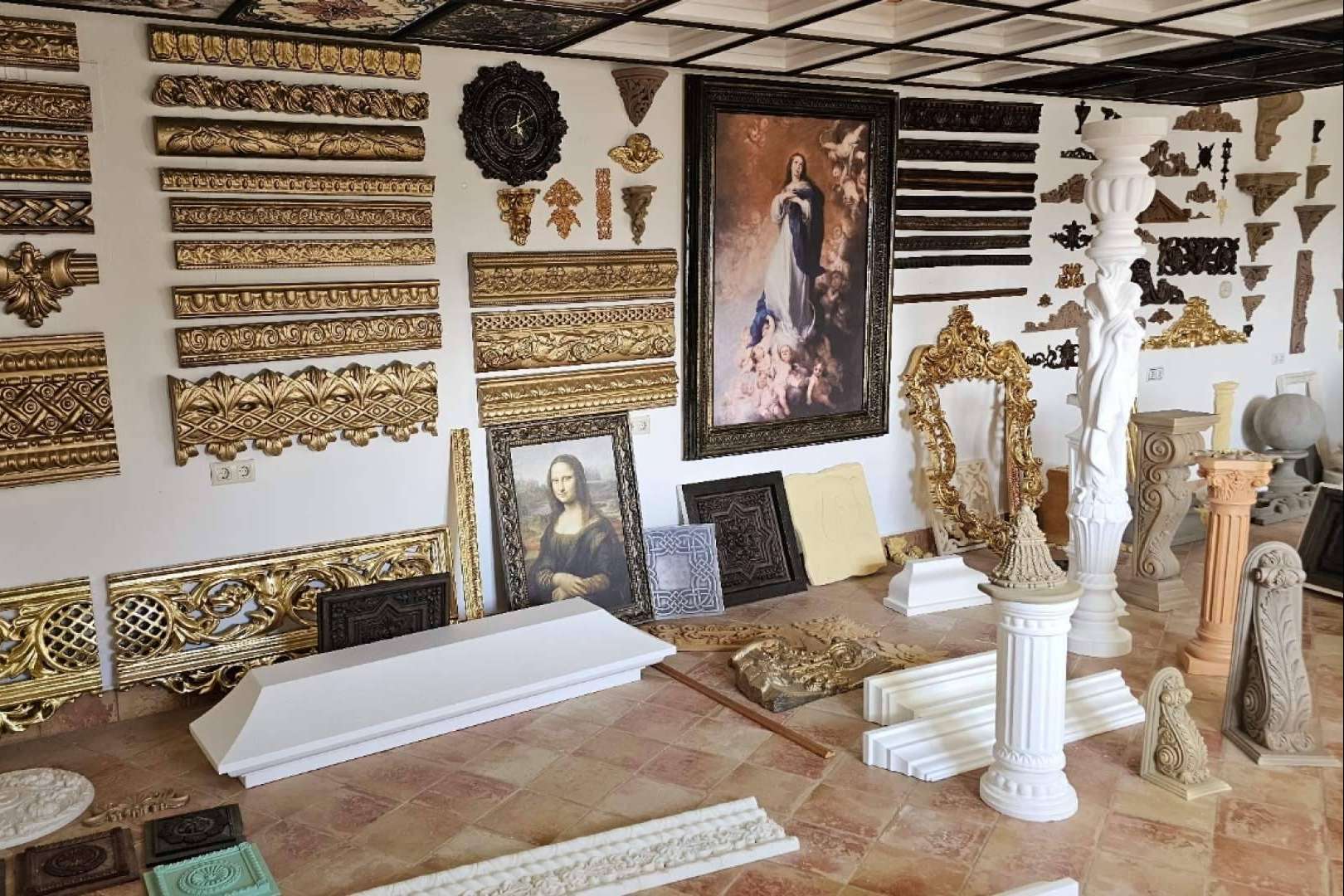 Sumiseran SL se especializa en artículos ornamentales para construcción, tematización, reformas y restauraciones