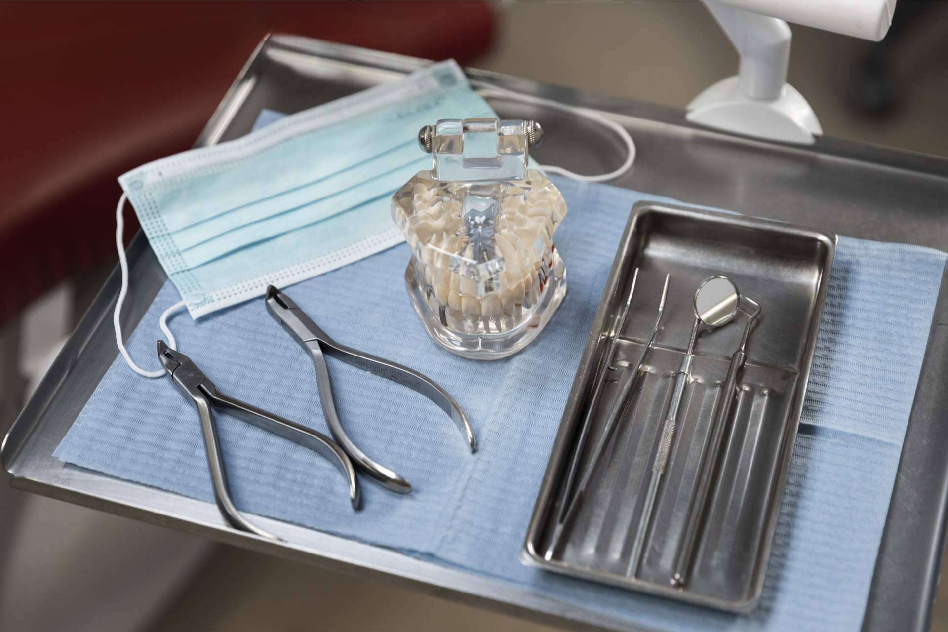El injerto óseo, una técnica que potencia el funcionamiento de los implantes dentales