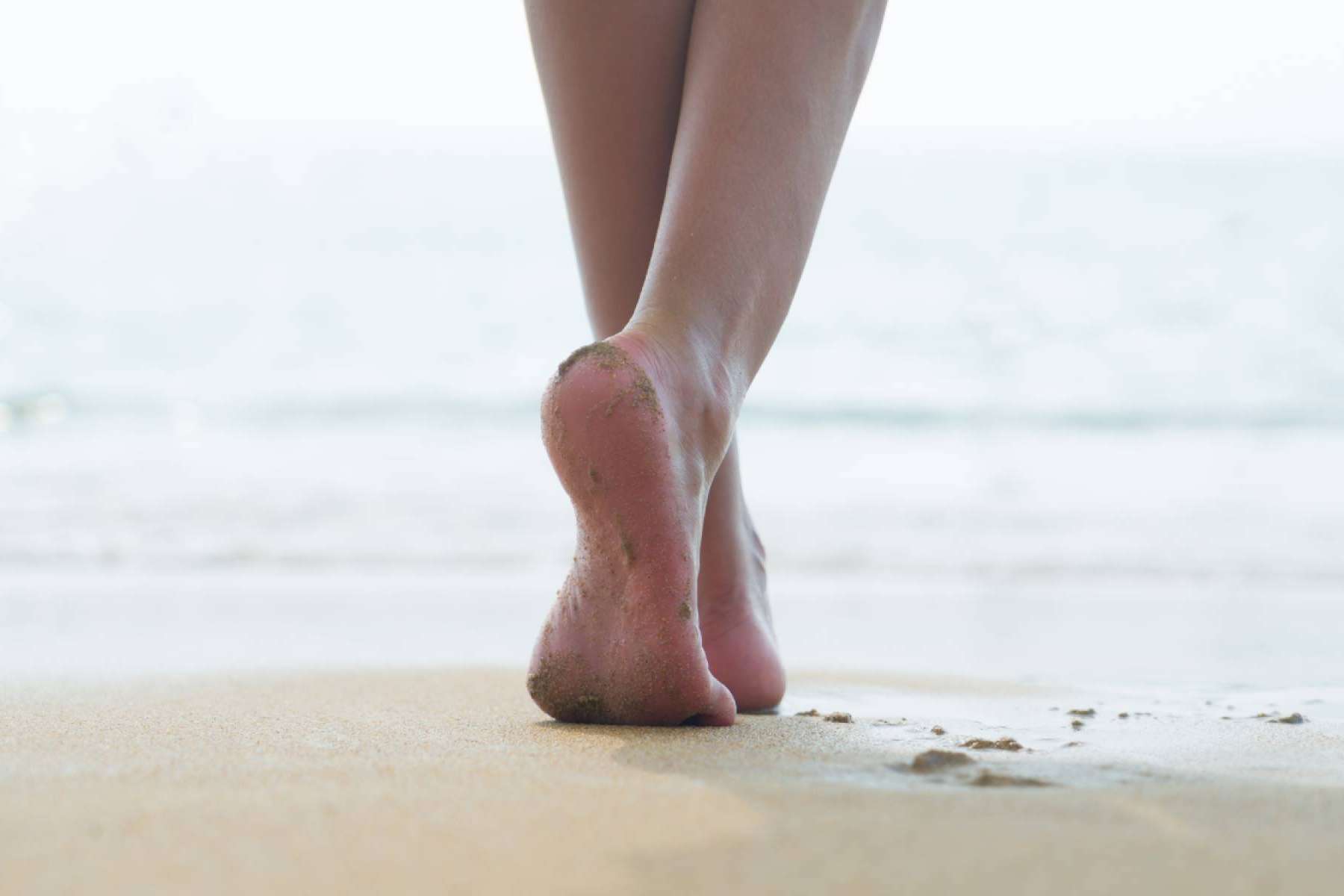¿Qué hacer si se sufren quemaduras en los pies por el sol?