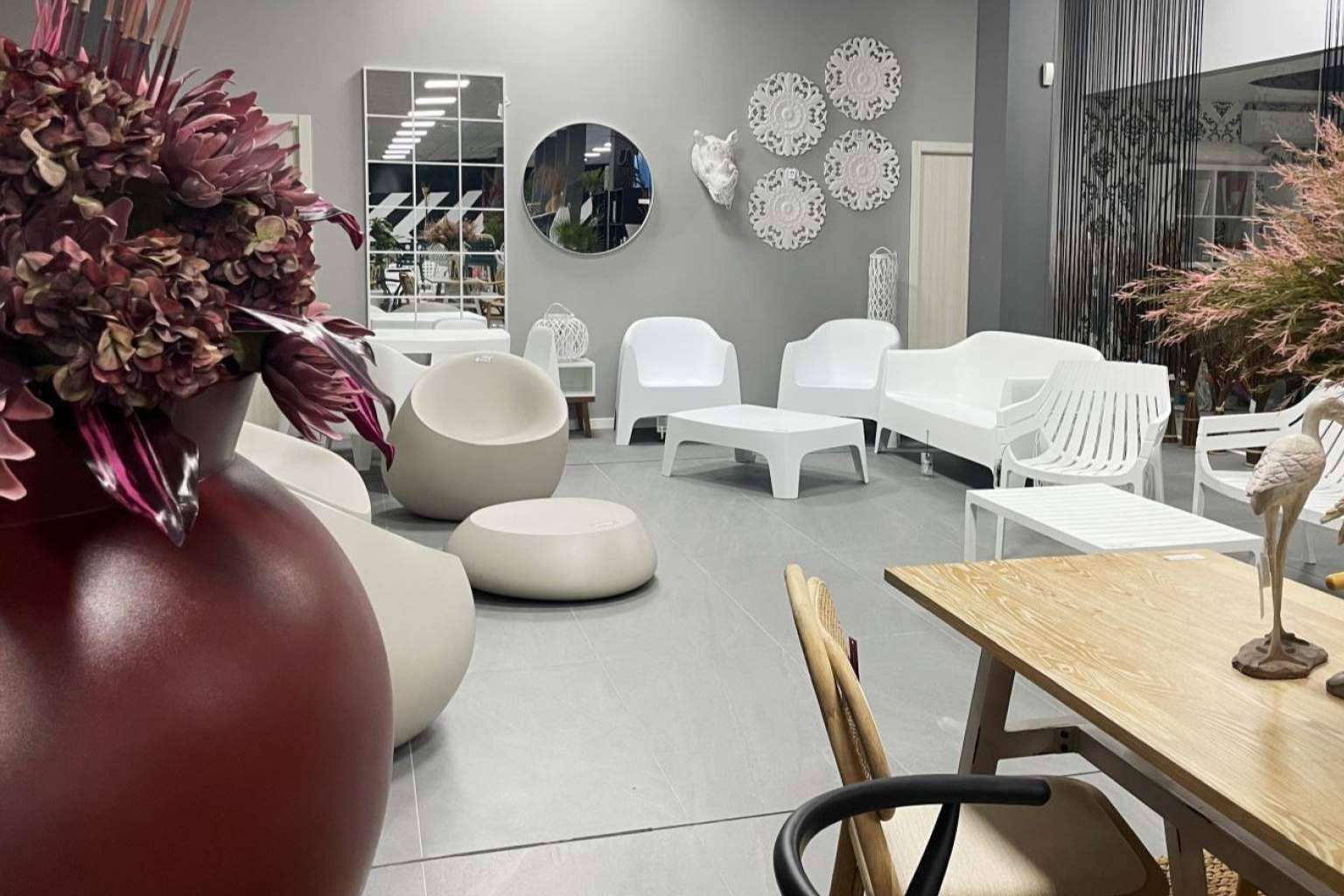 Mejorar la experiencia hotelera con la selección adecuada de mobiliario por Apartmueble