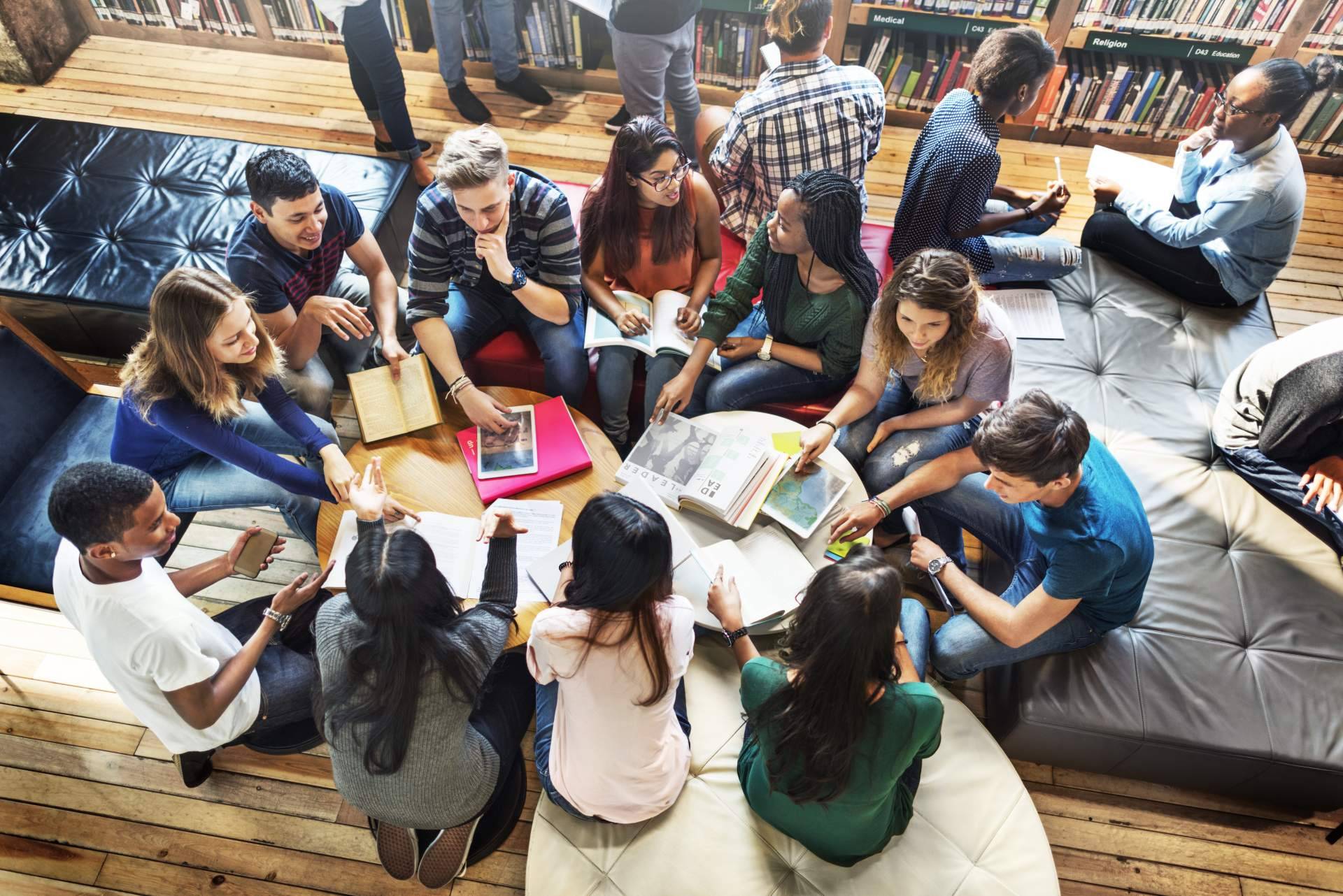 Cómo conseguir alojamiento estudiantil en la temporada alta