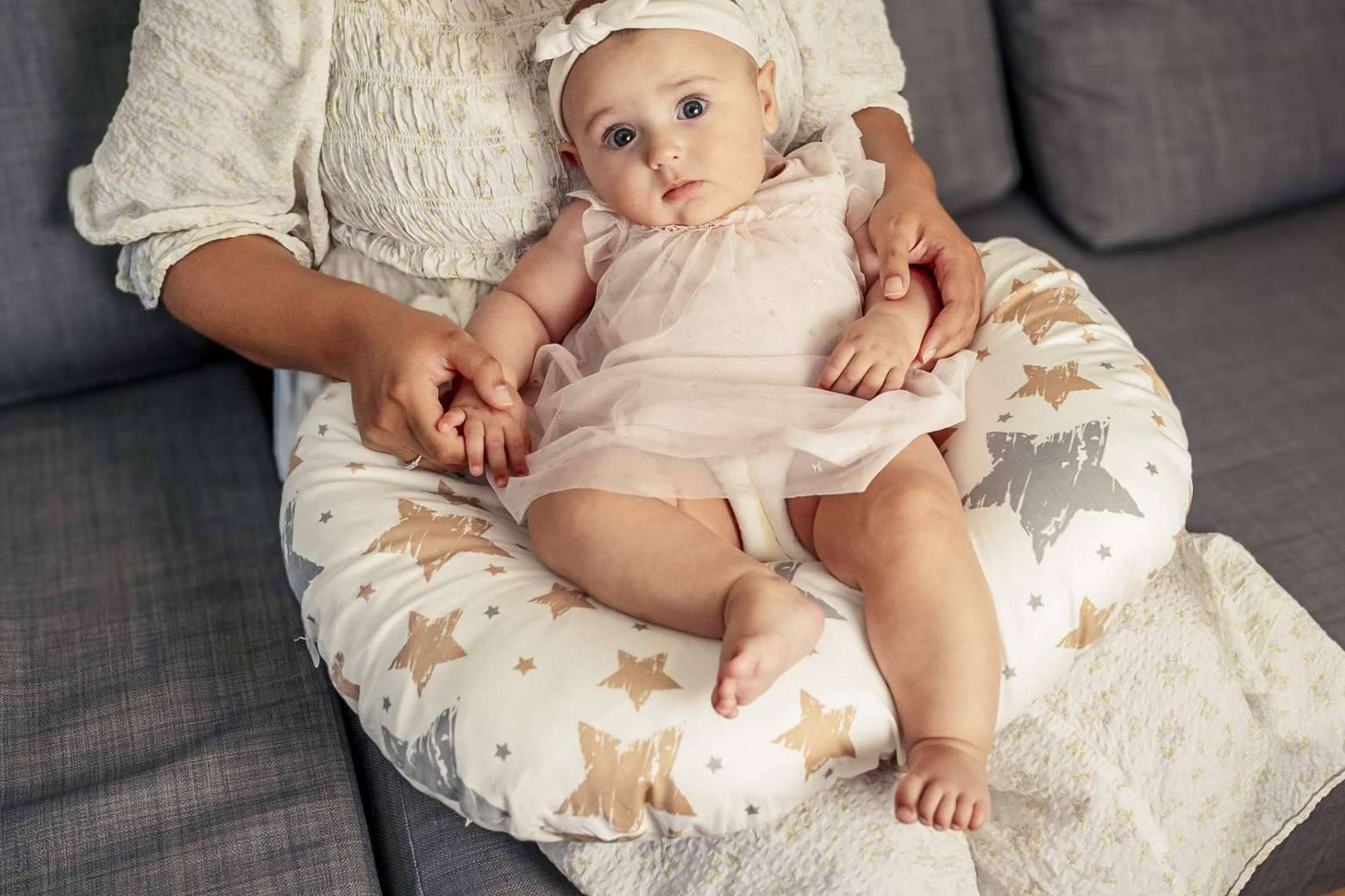 Lactancia materna; la importancia de una postura cómoda y natural, por Sonora Baby