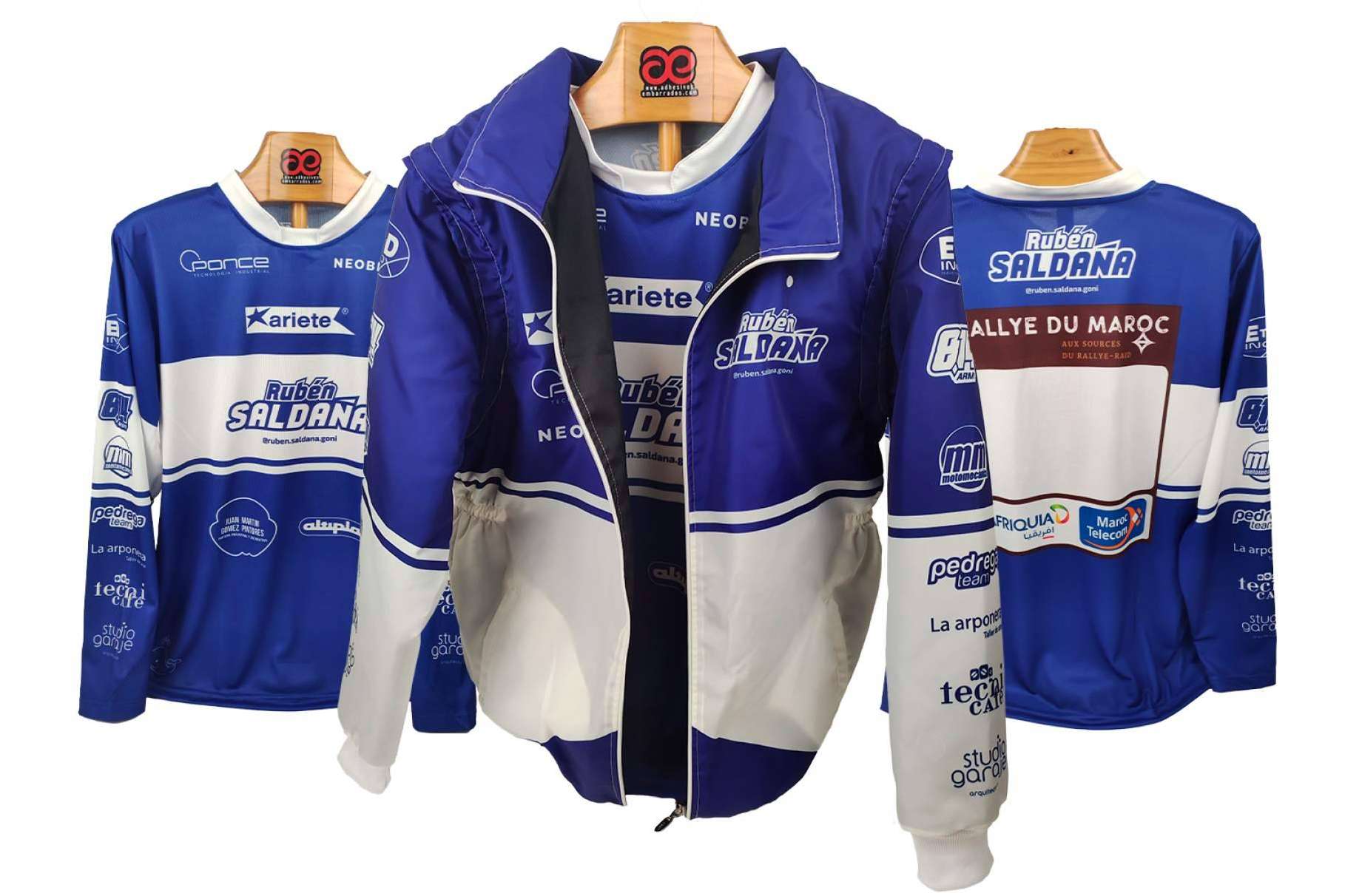 Equipación completa para pilotos offroad, calidad y personalización con ADHESIVOSEMBARRADOS