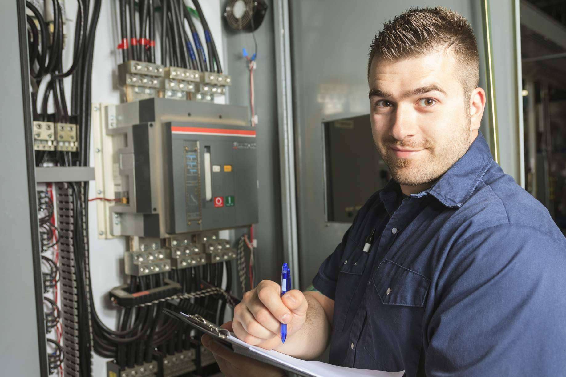 Cómo conseguir el carnet de instalador electricista