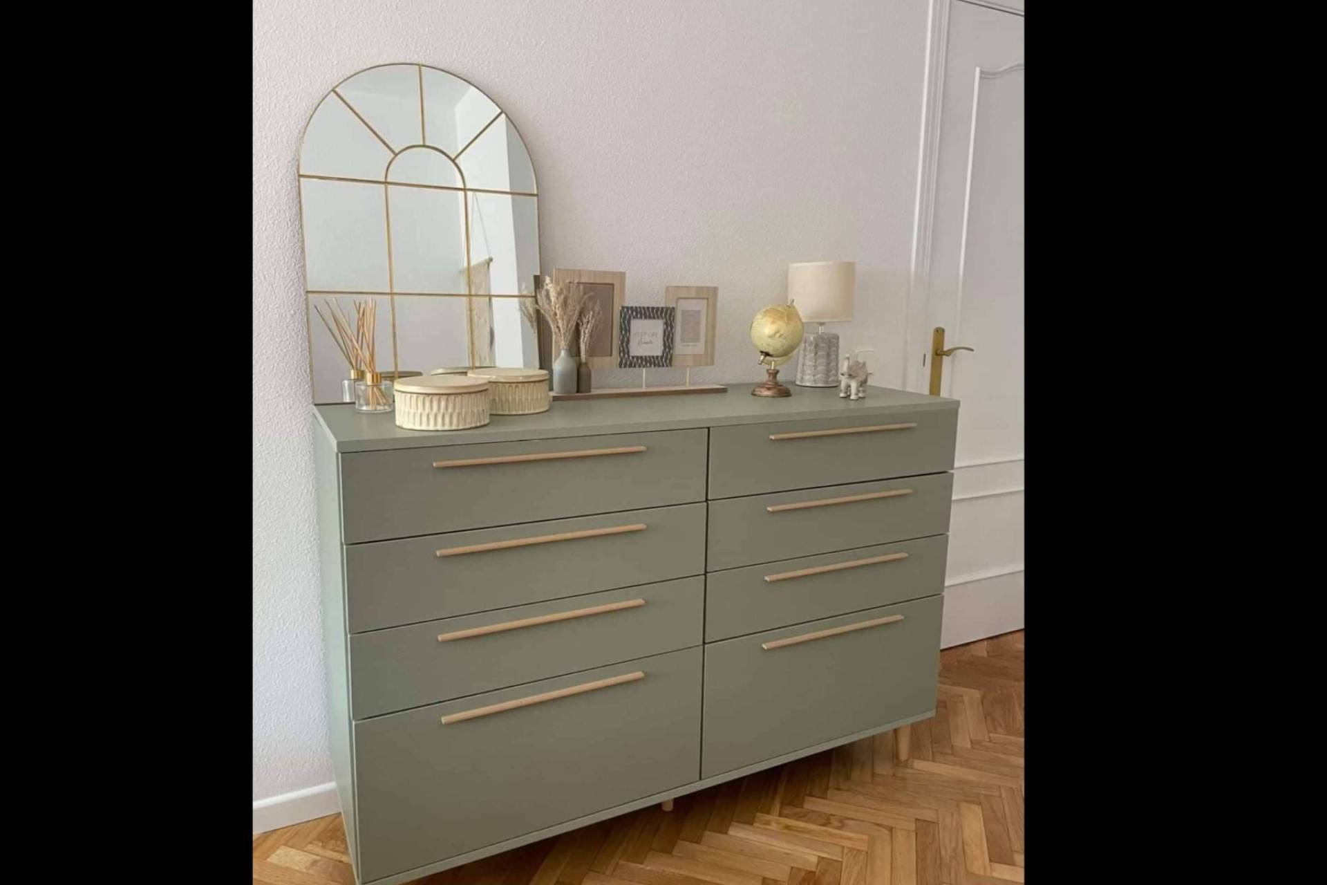 En keddeko muebles, diseñan y fabrican mesitas, cómodas y chifonieres a medida, funcionales y de calidad
