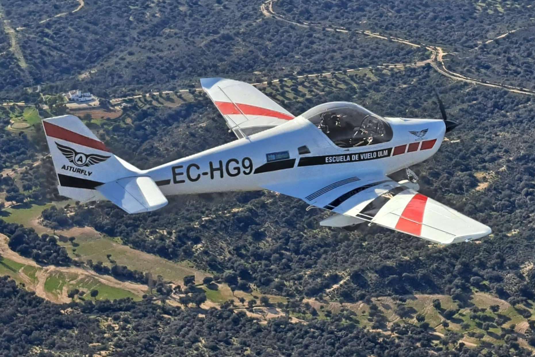 Licencia ULM (Piloto Ultraligero) vs PPL (Piloto Privado)