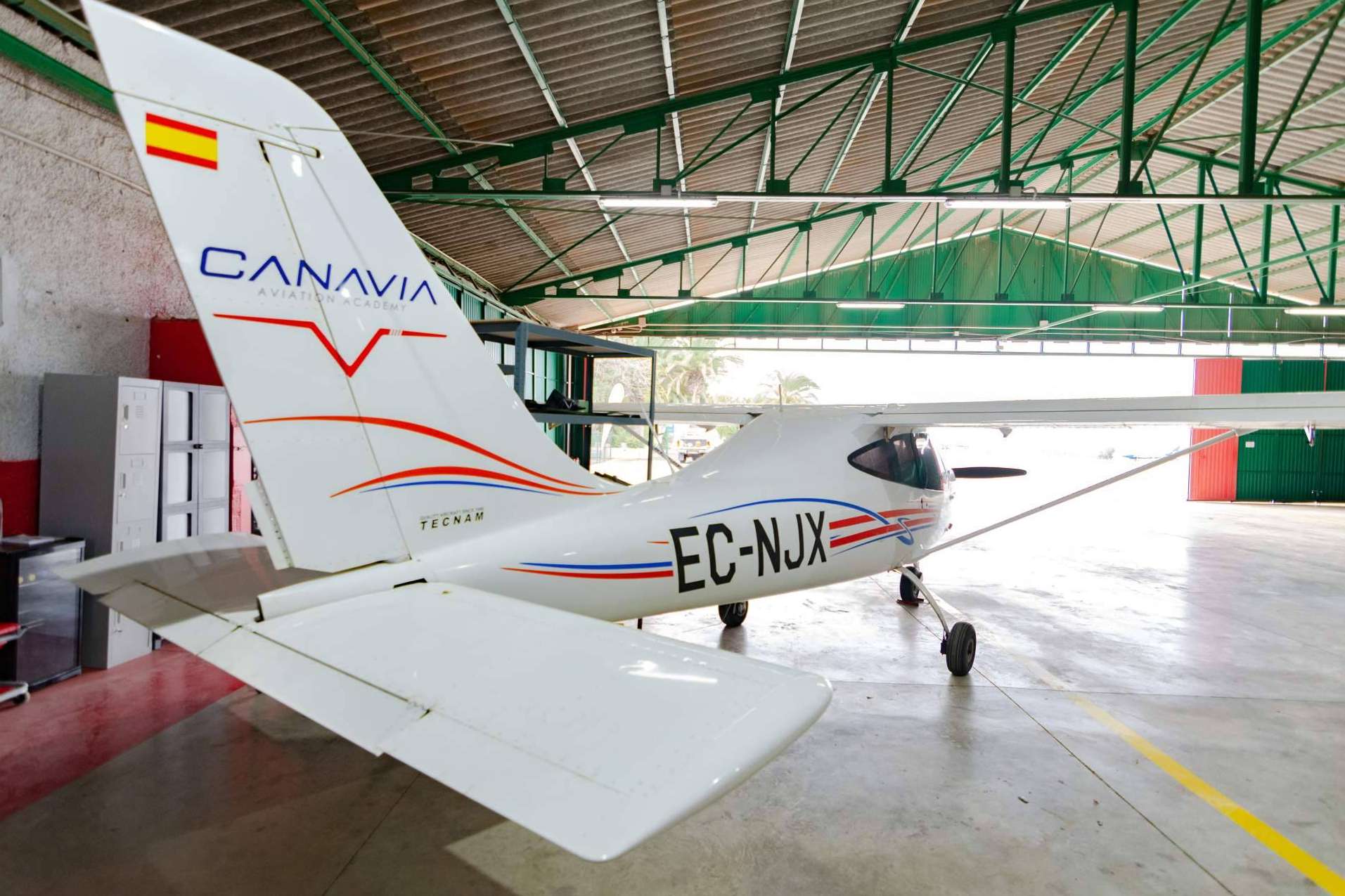 Canarias escala posiciones en el espacio aéreo con aerolíneas propias y formaciones en aviación oficiales