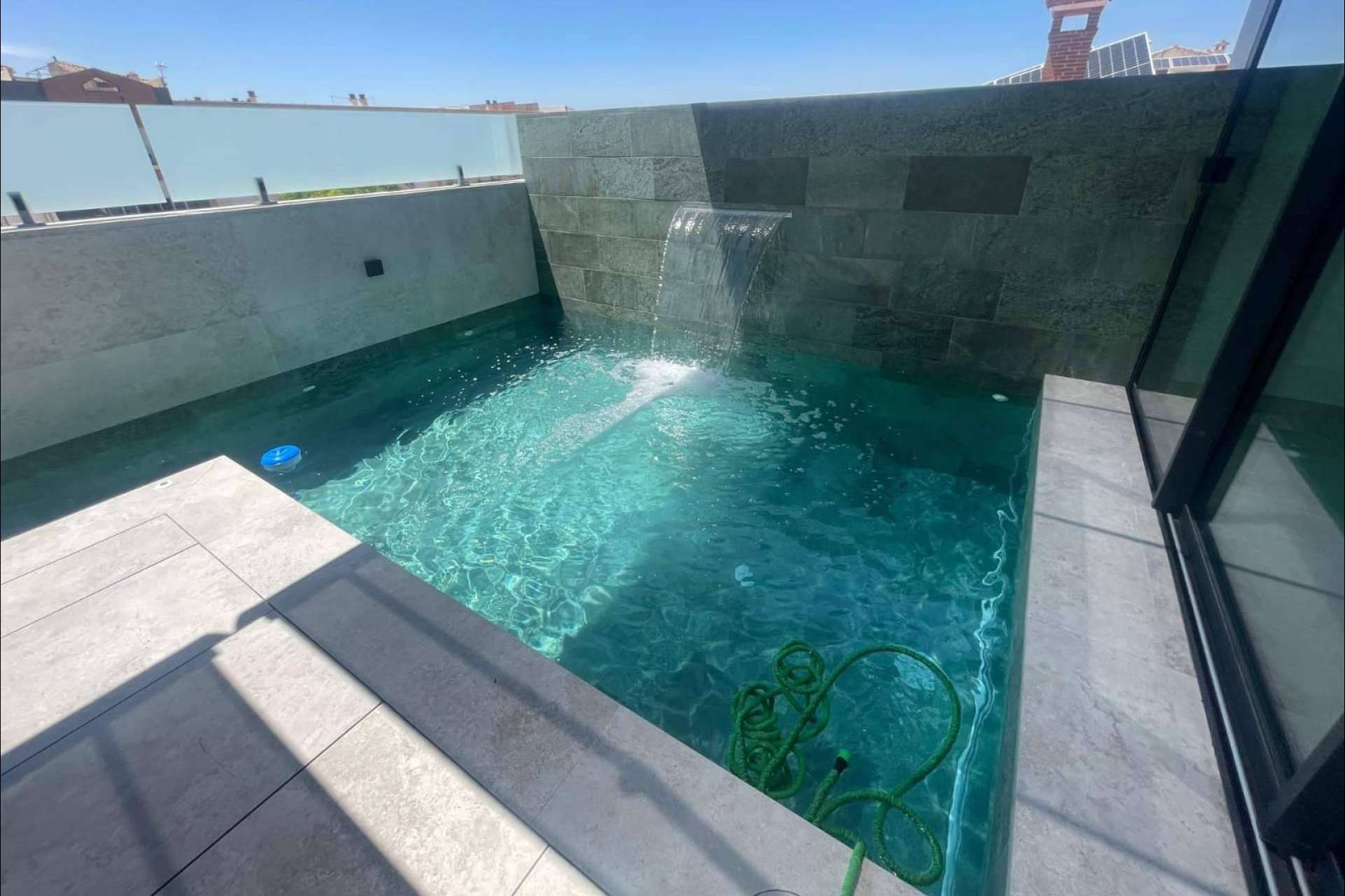 Pool Tiger, una herramienta esencial para la desinfección y purificación del agua en las piscinas