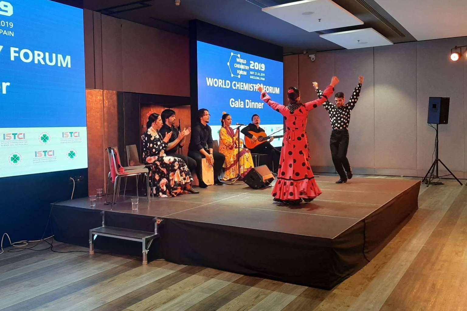 Tarimas y escenarios para eventos