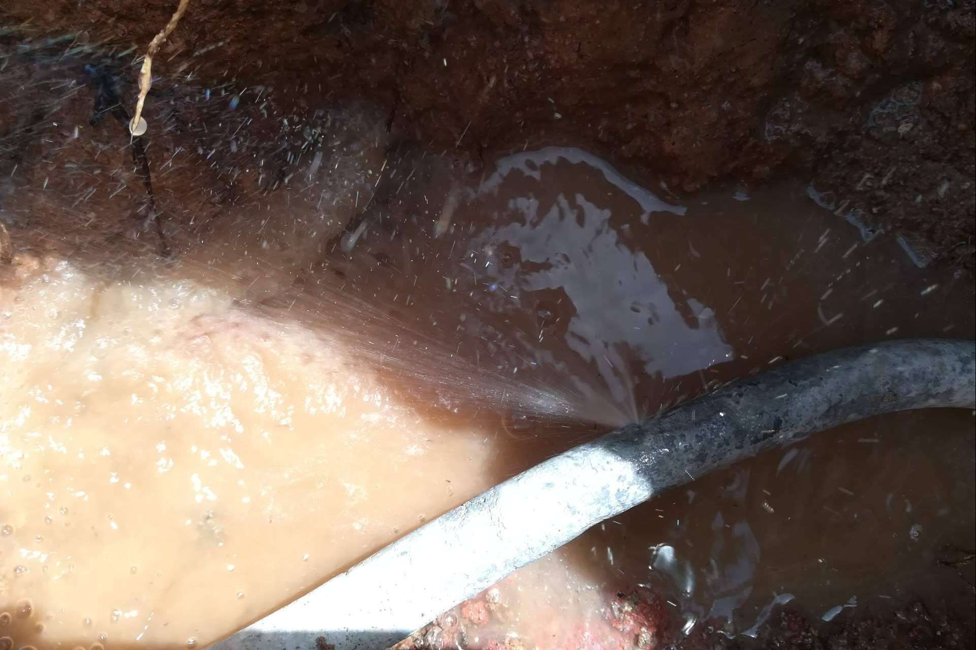 Guijarro Fontaneros combate las fugas de agua en España con un servicio urgente y eficiente
