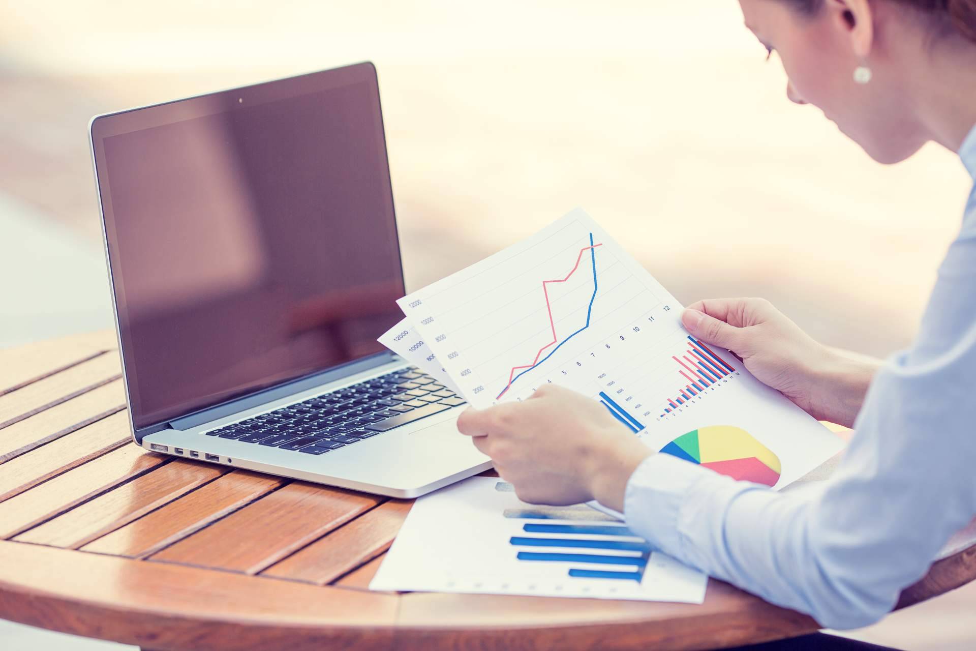 CEESA proporciona soluciones integrales en asesoría empresarial y desarrollo de software personalizado