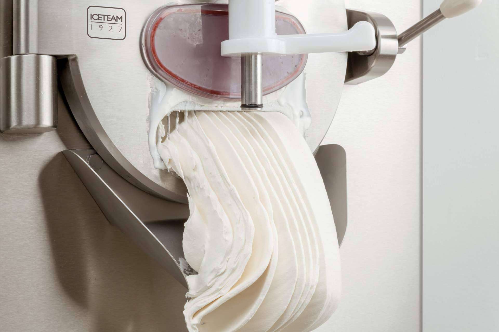 Tecnología y eficiencia en las máquinas de helado artesanal de Amico Bros Ice