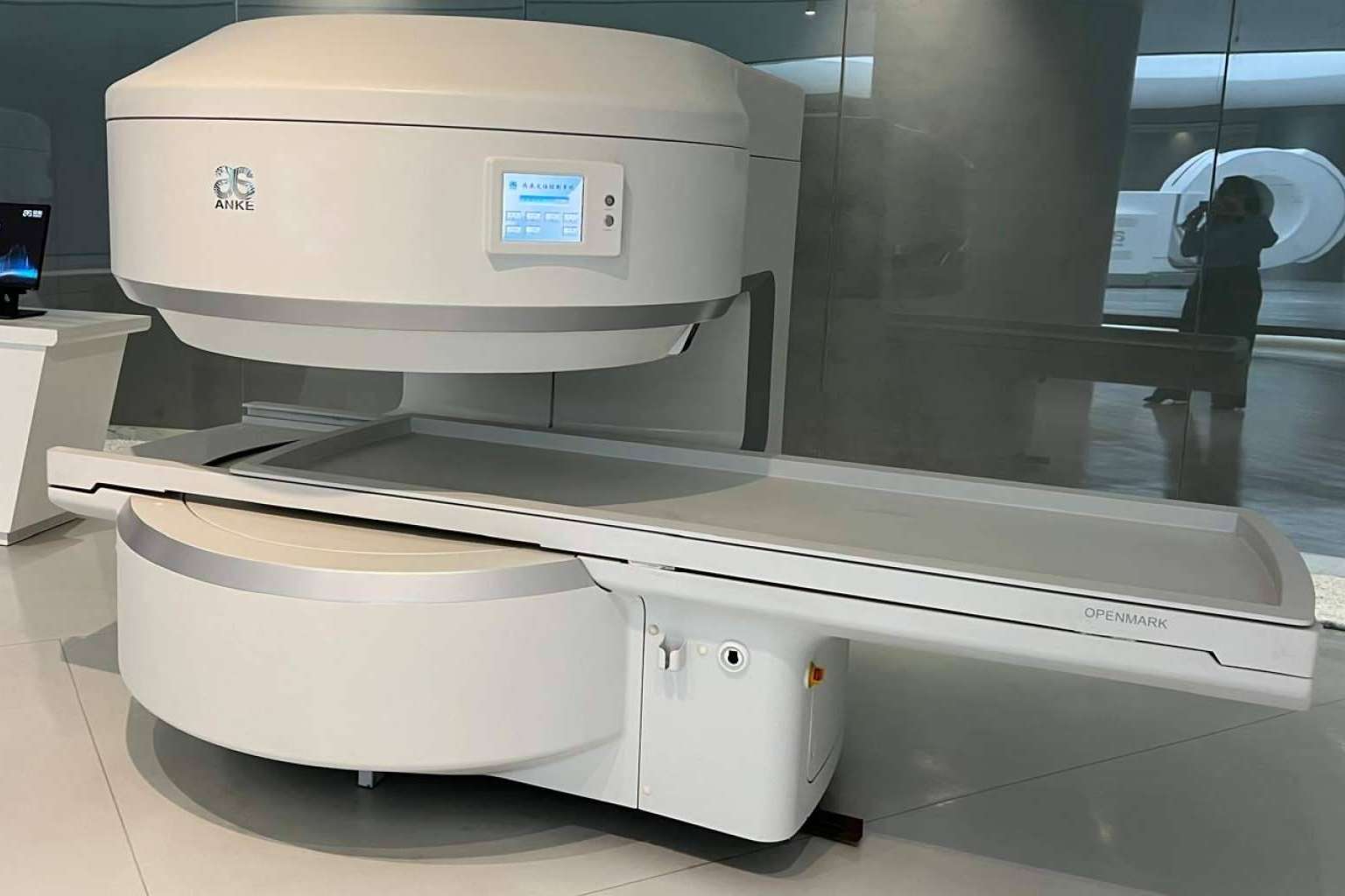 SCPmedical lanza en promoción el Openmark III, la resonancia magnética abierta más avanzada y accesible para centros médicos