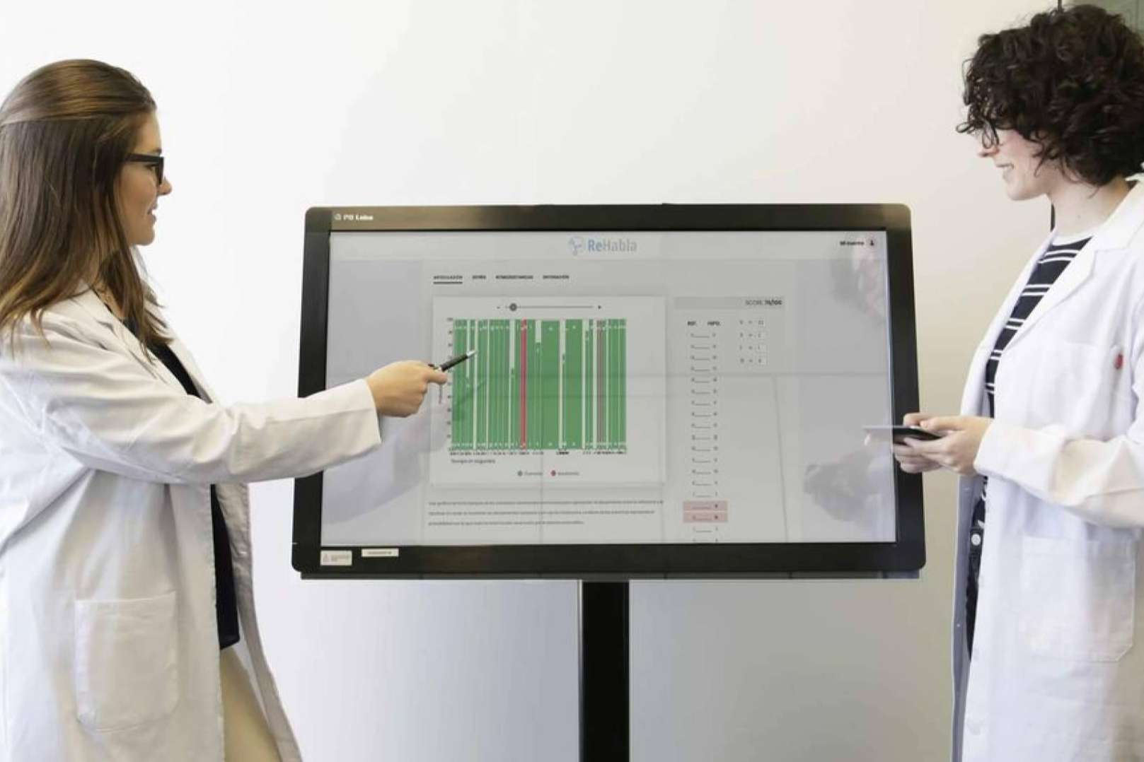 Rehabilitación del habla y movilidad tras un ictus, tecnología avanzada al servicio de la recuperación integral