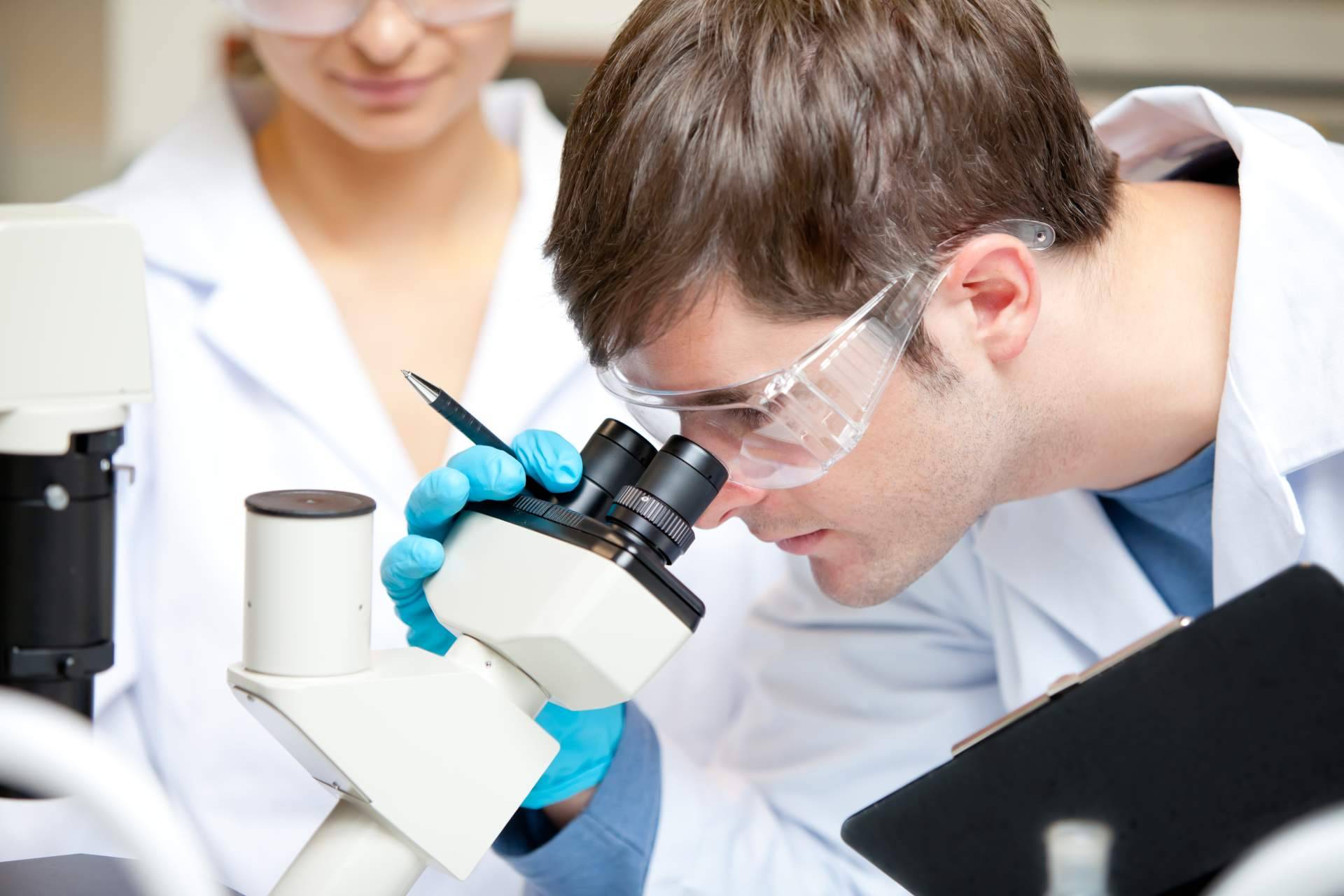Cinco consejos imprescindibles para el mantenimiento óptimo del material de laboratorio
