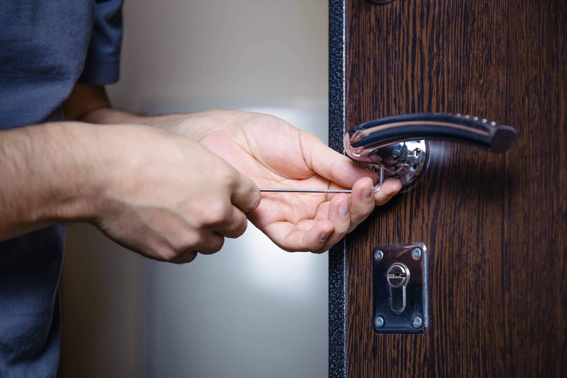Servicio de cerrajería 24/7 en Madrid y Alicante de manos de Reparar Tu Casa