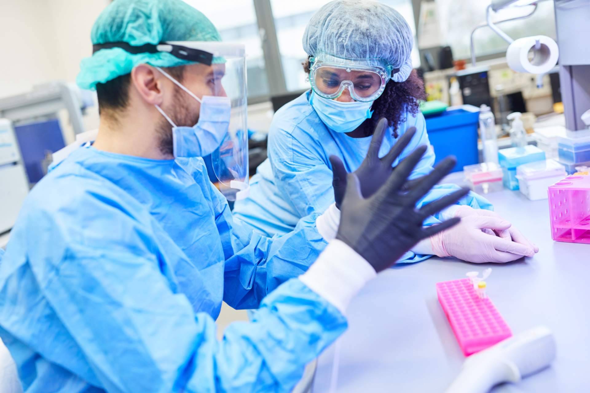 Equipos de protección microbiológica y química en laboratorios, las alternativas de Pidiscat