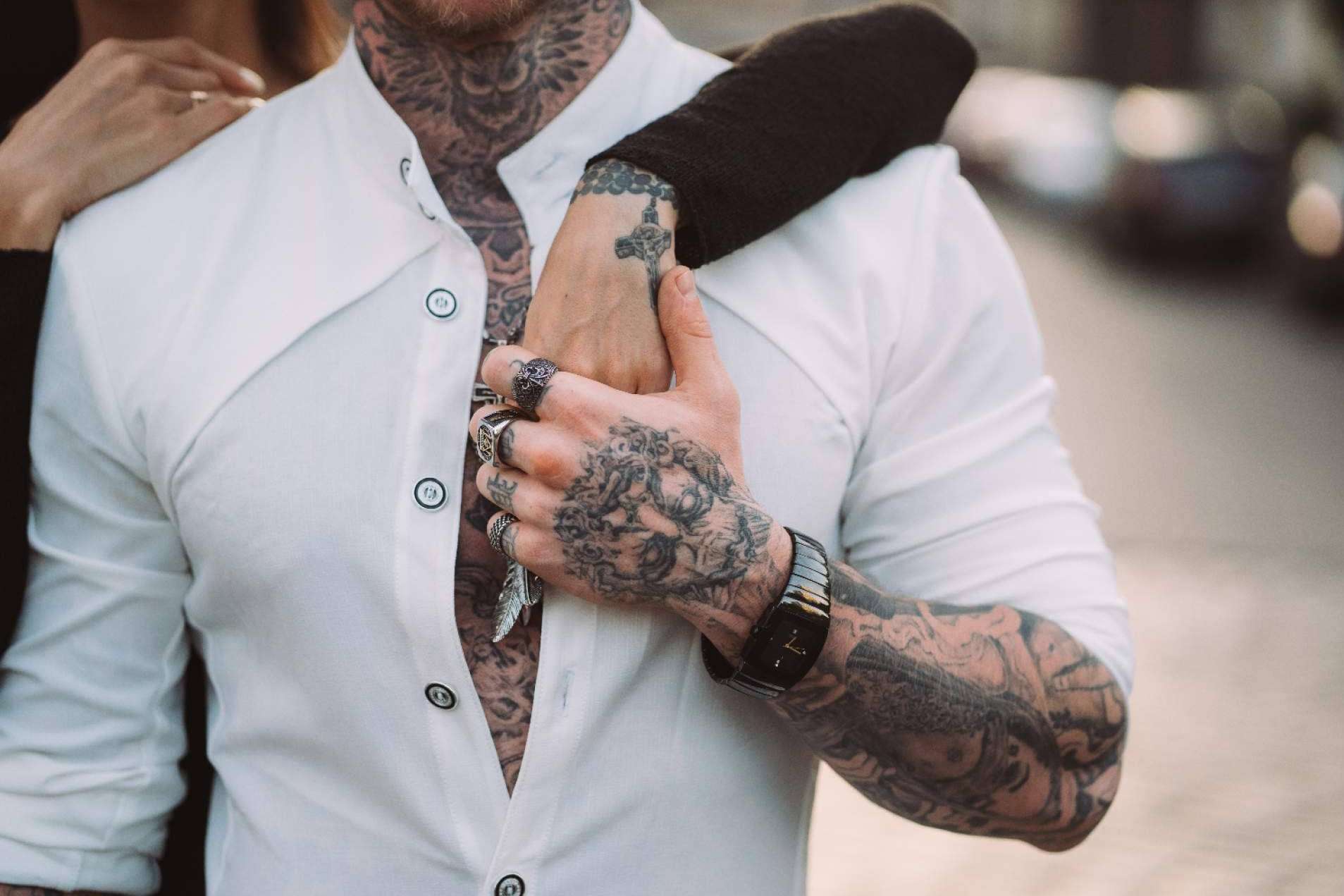 Fine Line, el estilo de tatuajes más de moda