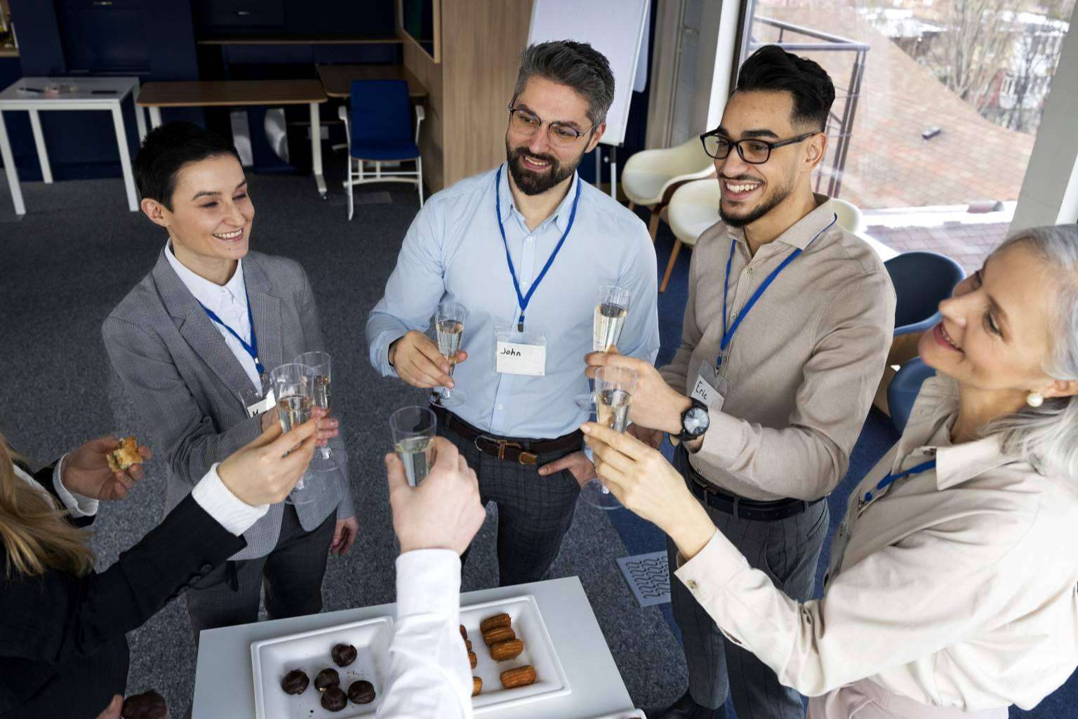 Akua.cloud revoluciona la digitalización de pymes con su programa de partners para asesorías