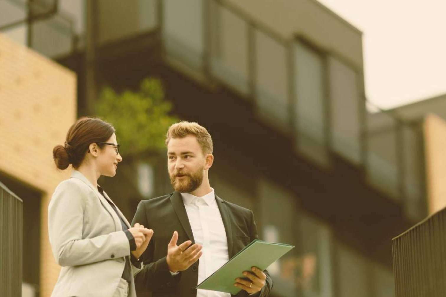 '¿Qué es el crowdfunding inmobiliario y cómo funciona?'