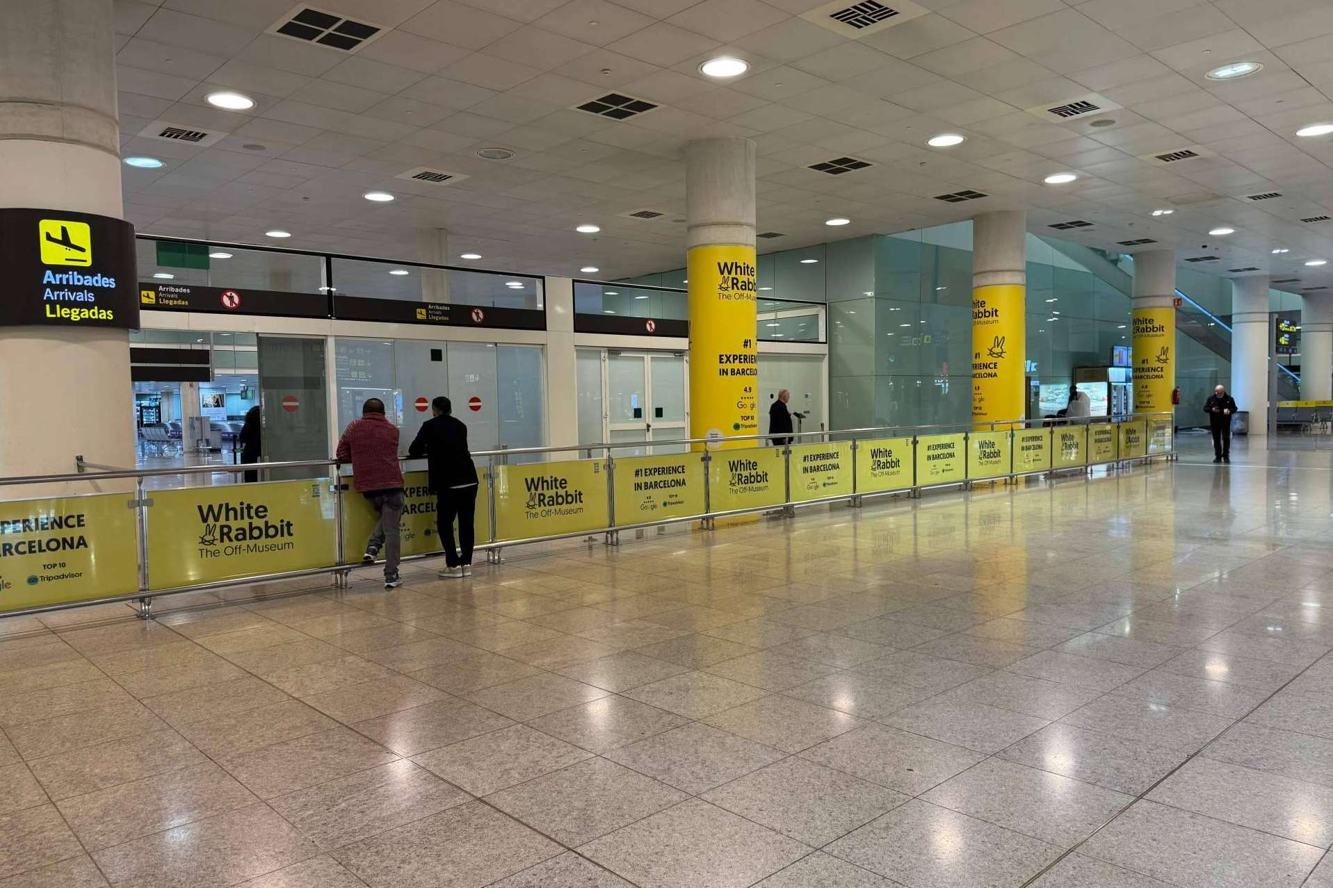 White Rabbit conquista el aeropuerto de Barcelona