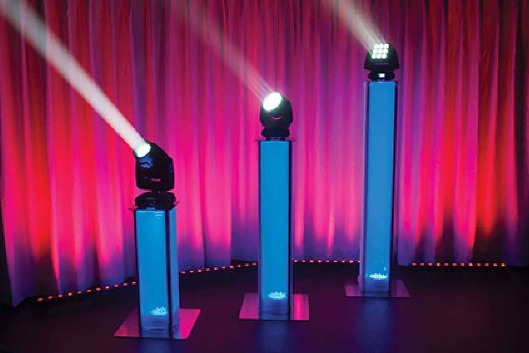 ASB Audiovisuals refuerza la producción de eventos con sus estructuras y tótems de truss en Barcelona