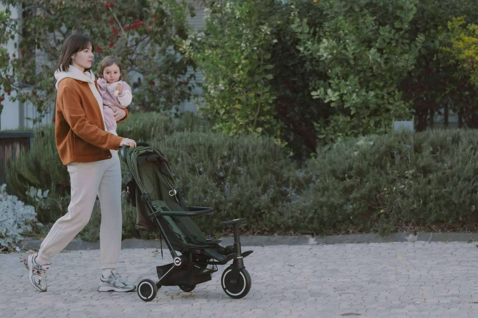 La edad ideal para que el bebé comience a usar un triciclo