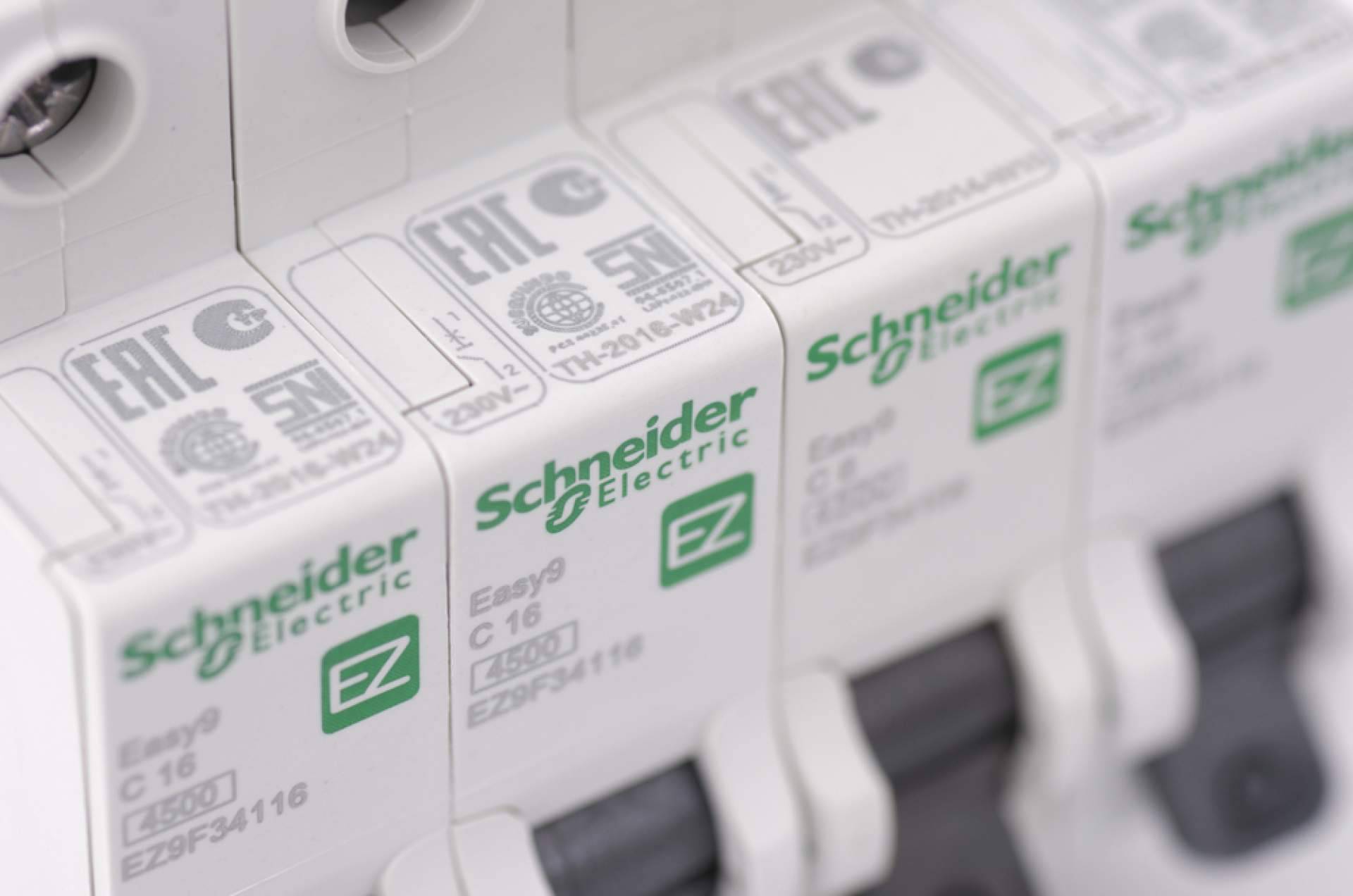 Cadenza Electric facilita la compra de material eléctrico Schneider Electric con precios competitivos