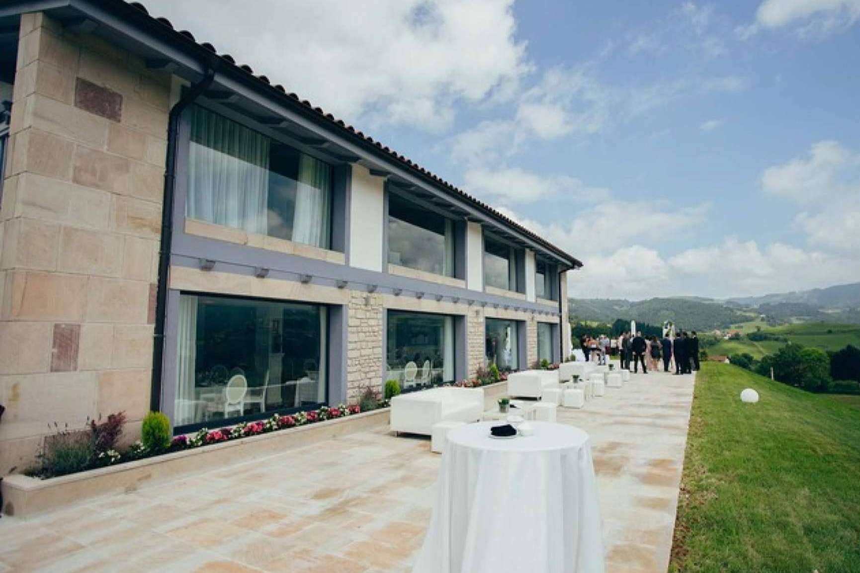 Temas Rojo; Innovación en el diseño de interiores para crear espacios únicos