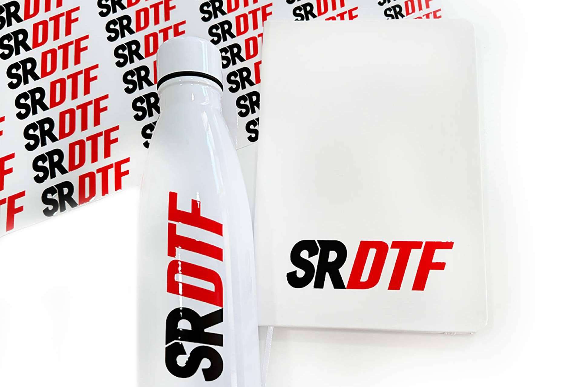 La empresa SR DTF amplía su catálogo con servicios de impresión DTF UV para múltiples superficies
