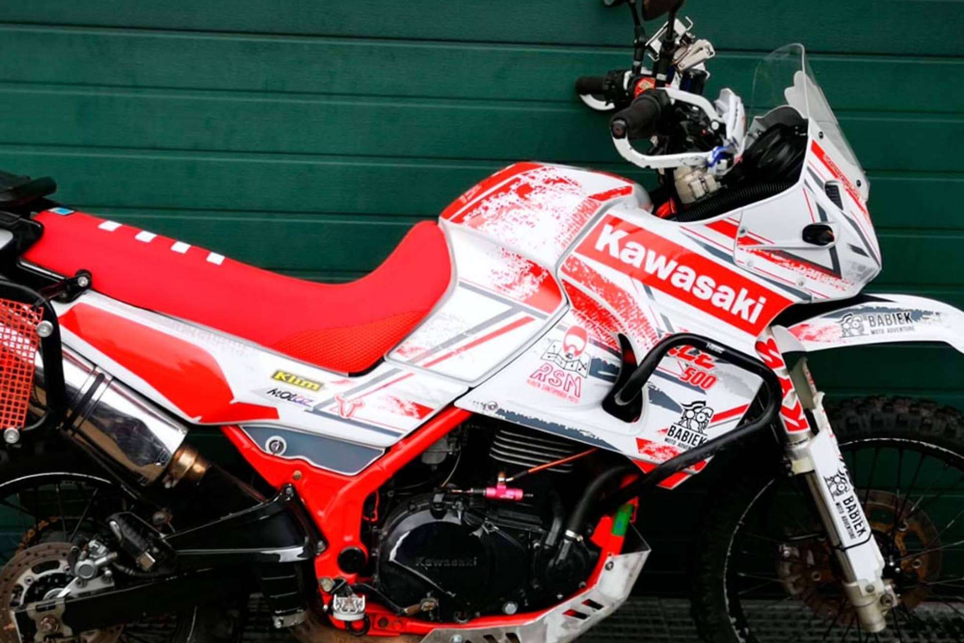 Adhesivos personalizados para motos off-road, la propuesta de ADHESIVOSEMBARRADOS para pilotos