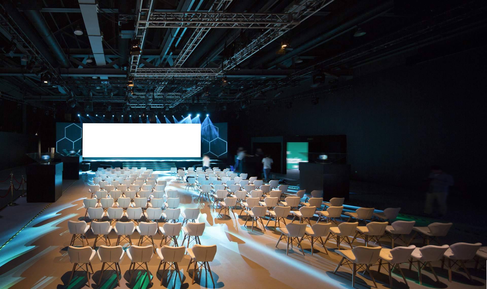 Lago Empedrado publica guía experta sobre el alquiler de mobiliario para eventos según su tipología