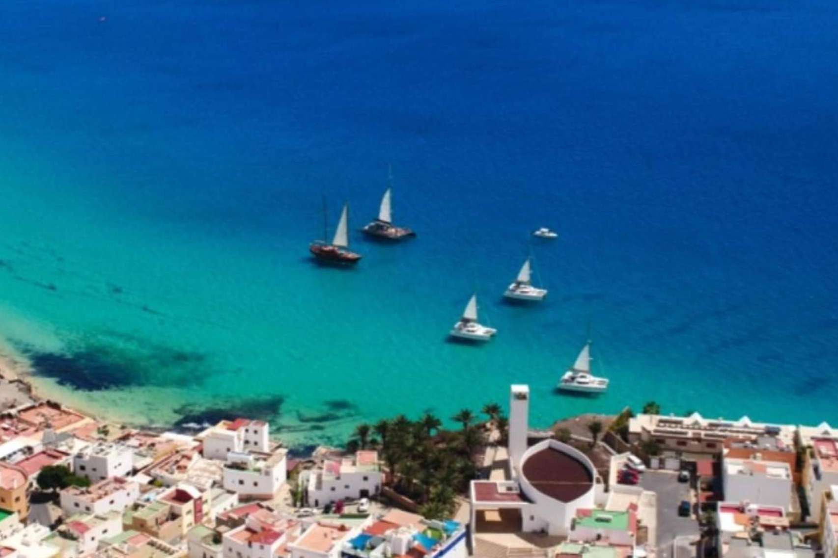 Magic & Sailing apuesta por la sostenibilidad en sus excursiones en catamarán en Fuerteventura
