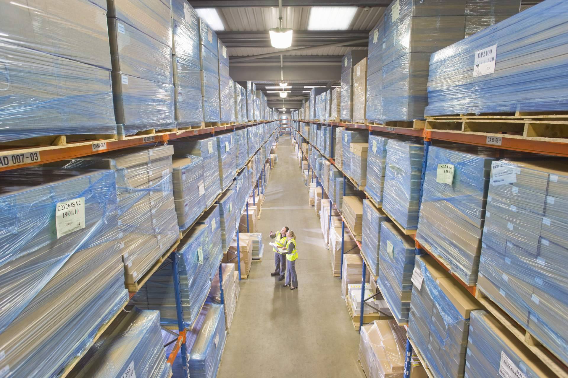 IBERNAVE impulsa el mercado de naves logística industrial con asesoría especializada