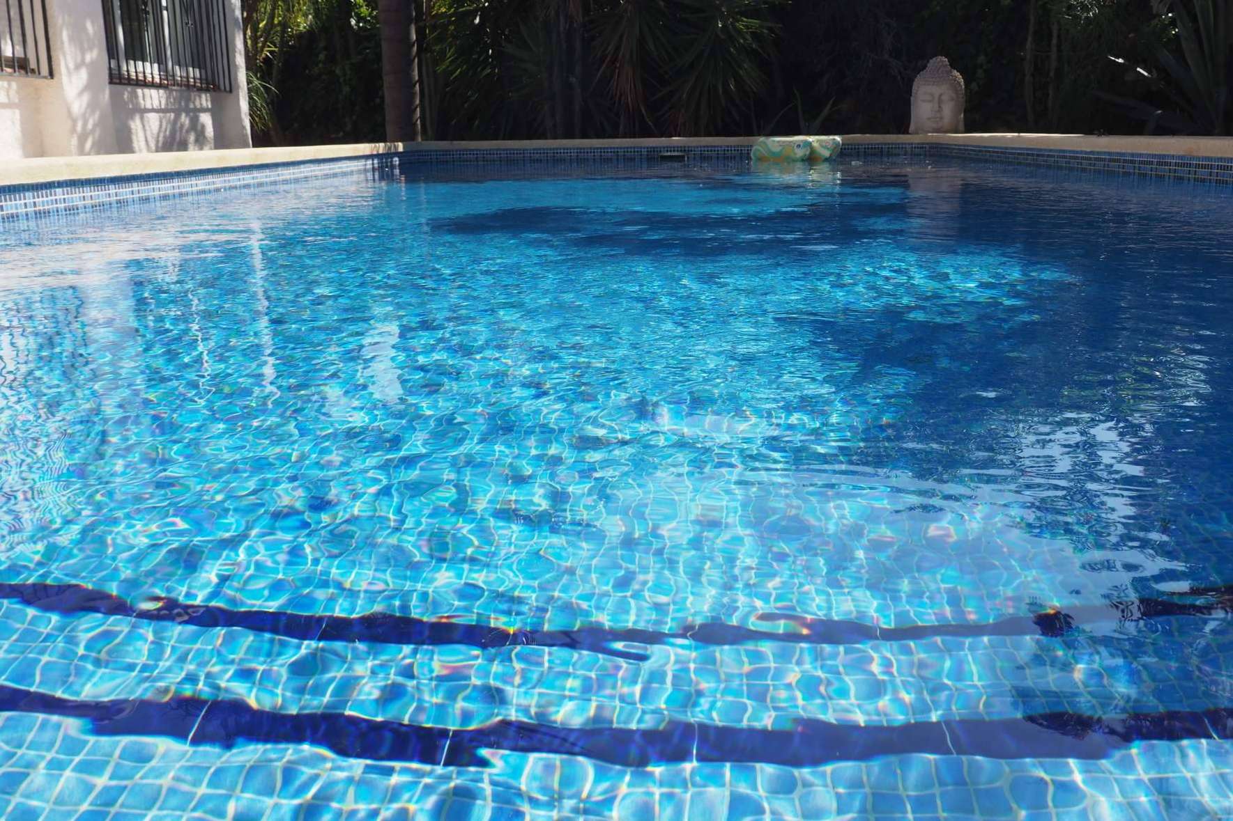Piscinas privadas y confort, así son las villas en Calpe de Alquileres Agatha Martínez