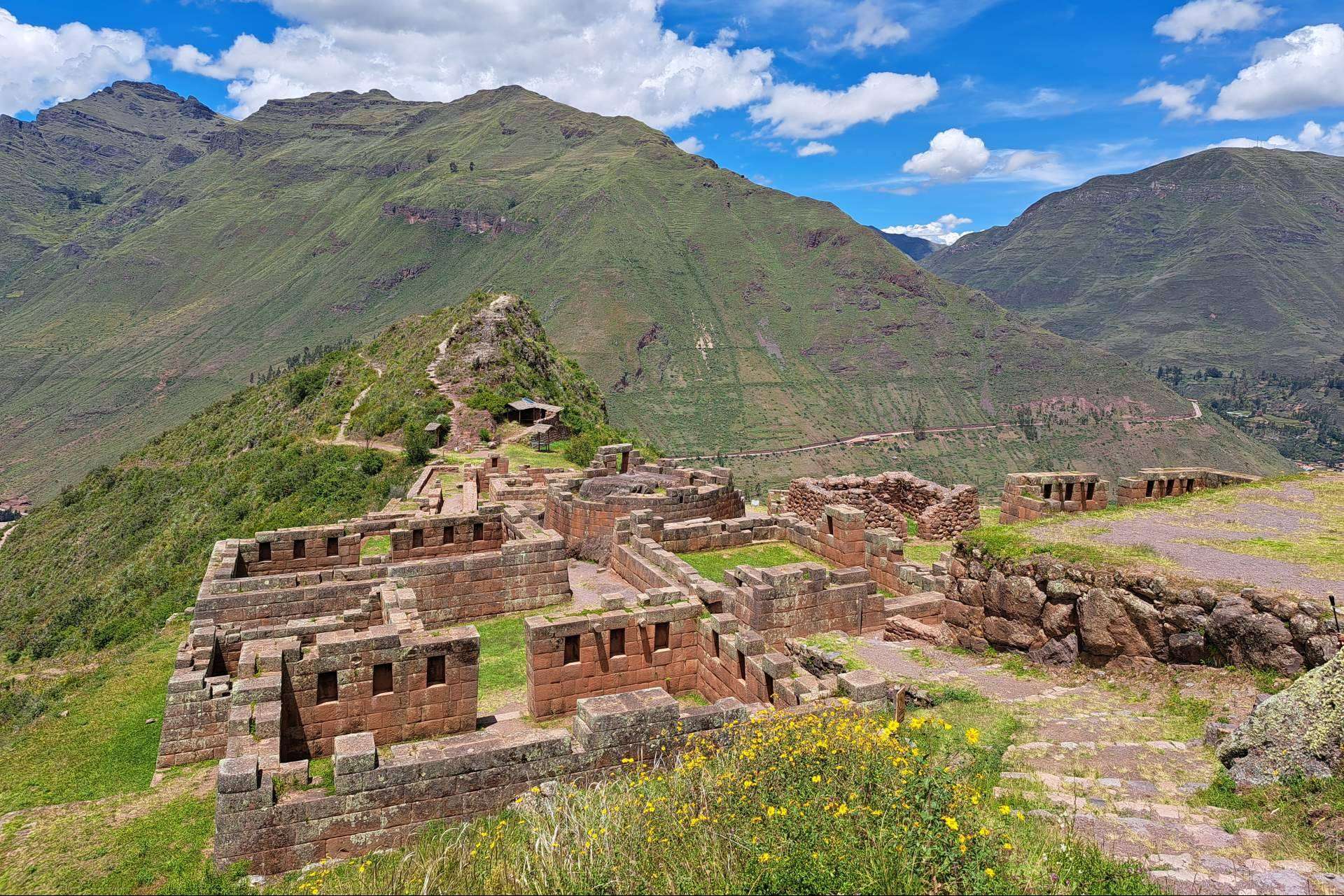 Cocatambo integra las salineras de Maras en su propuesta de turismo responsable en Ollantaytambo