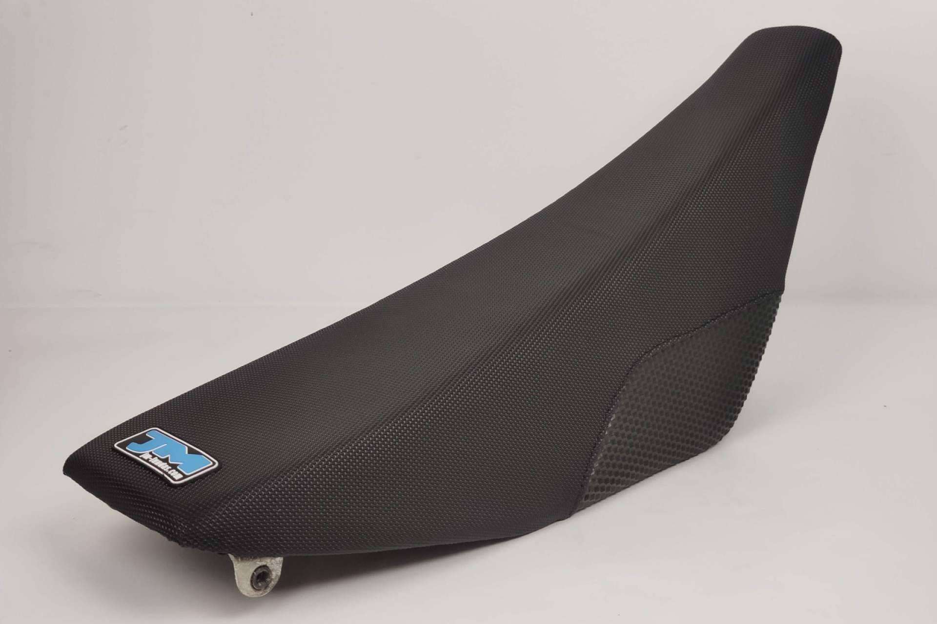 JM-FUNDAS personaliza fundas de asiento para moto y quad con diseño adaptado y máxima sujeción