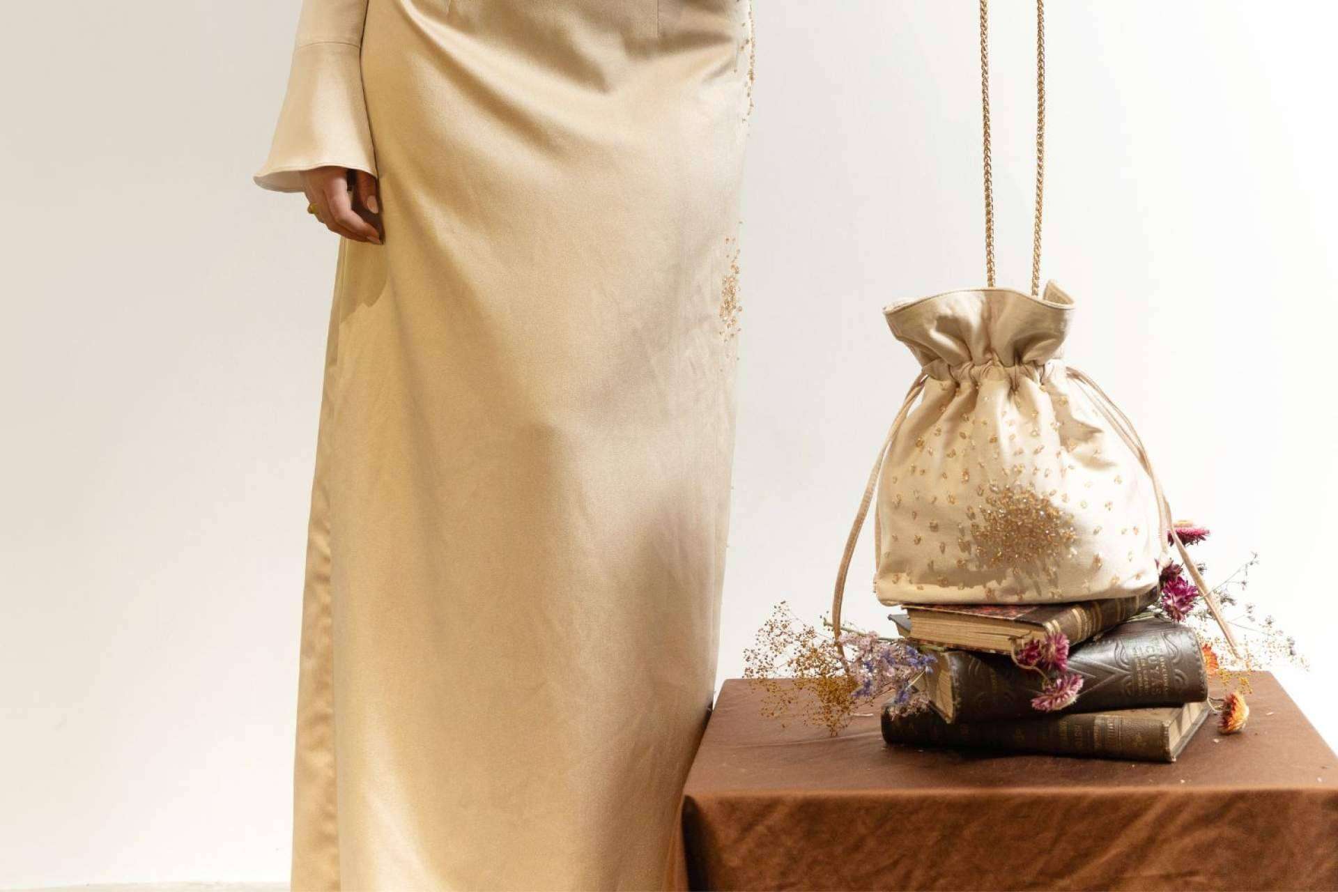 El look de invitada pide a gritos uno de estos mini bolsos