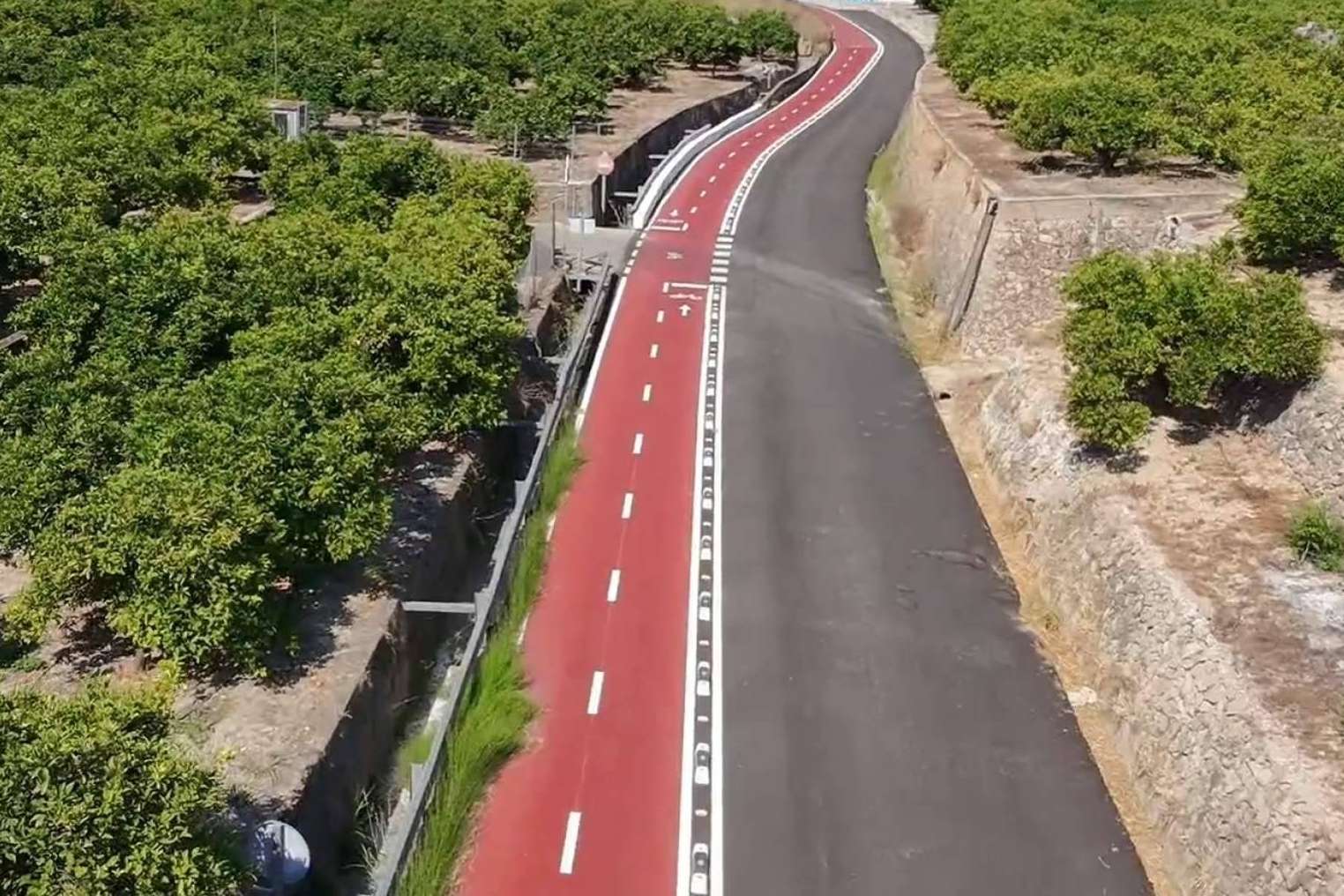 Abadecom Urban exporta a Latinoamérica su tecnología fotoluminiscente para carriles bici urbanos