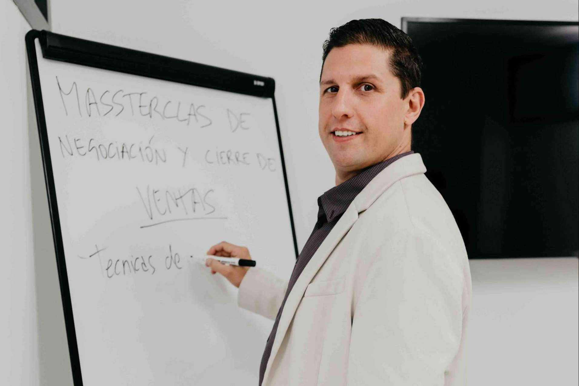 Su Asesor Inmobiliario y Contable refuerza negocio financiando a quienes compran sus propiedades