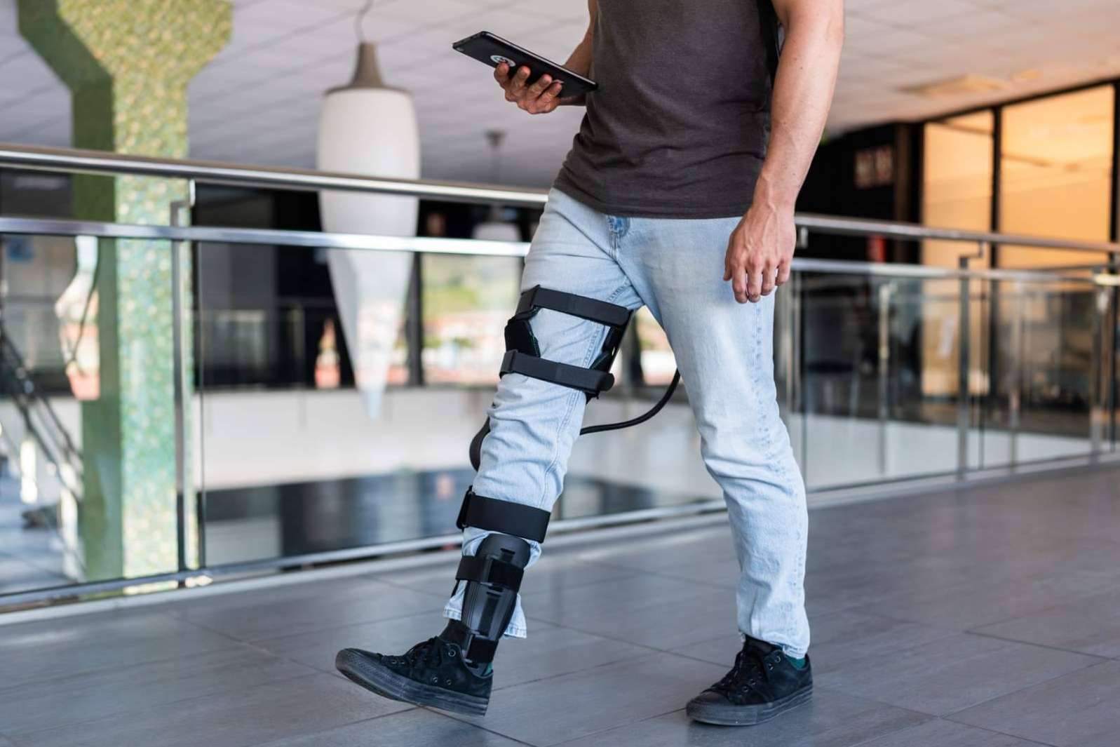 Movex Clinics incorpora exoesqueletos HANK, BELK y Hand of Hope para impulsar la neurorrehabilitación robótica de Gogoa